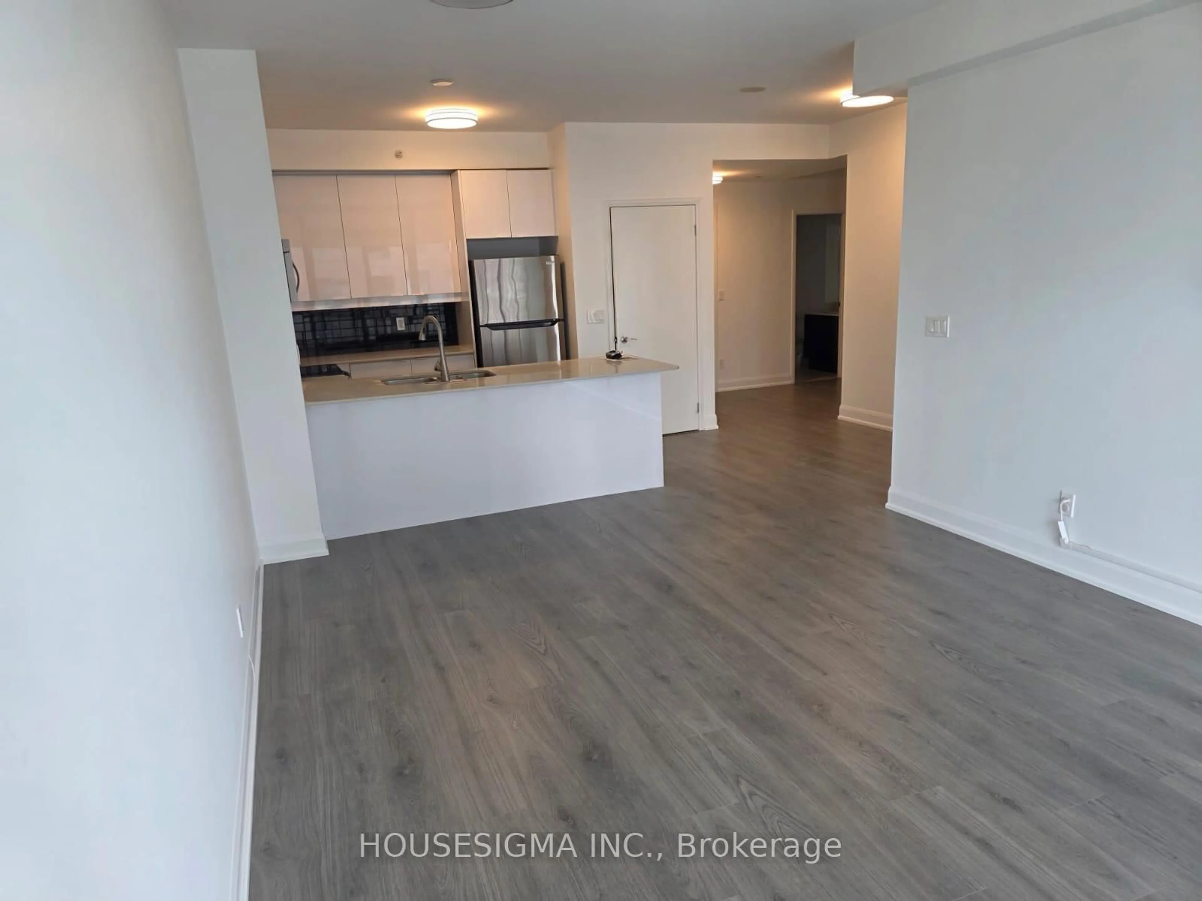 A pic of a room for 2910 Highway 7 #2206, Vaughan Ontario L4K 0H8