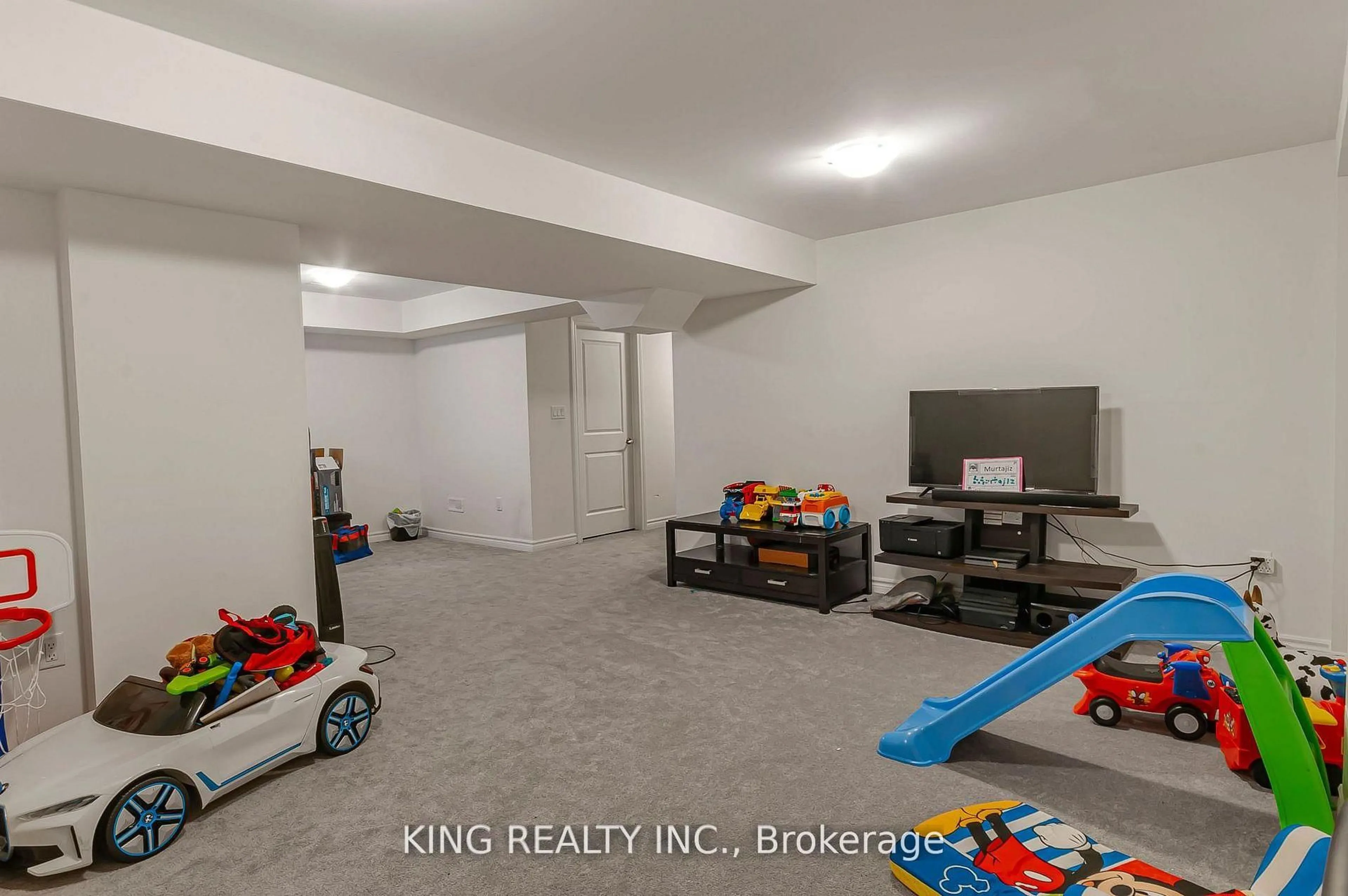 A pic of a room for 65 English Dr, New Tecumseth Ontario L0G 1A0