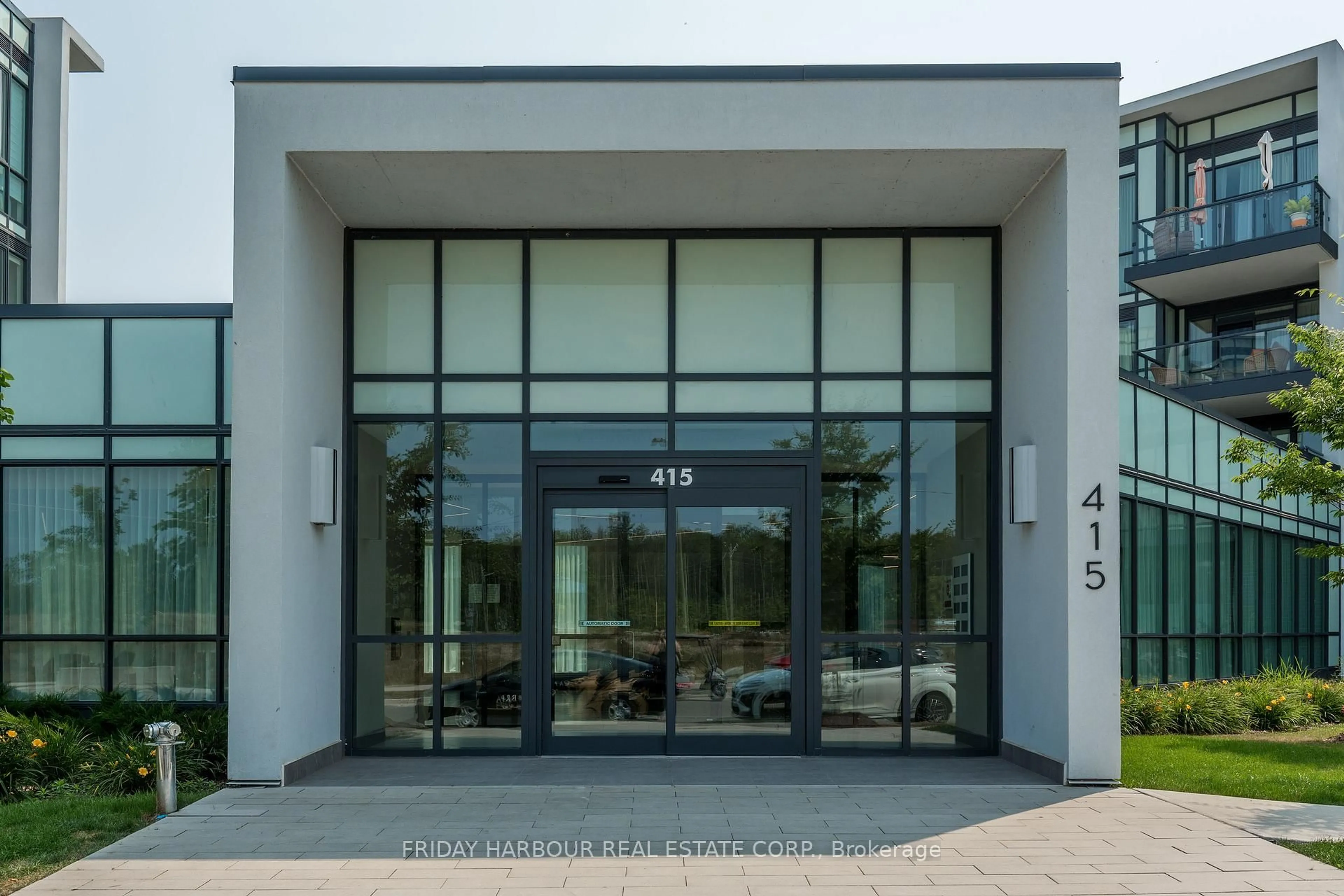 Indoor foyer for 415 Sea Ray Ave #306, Innisfil Ontario L9S 0R5