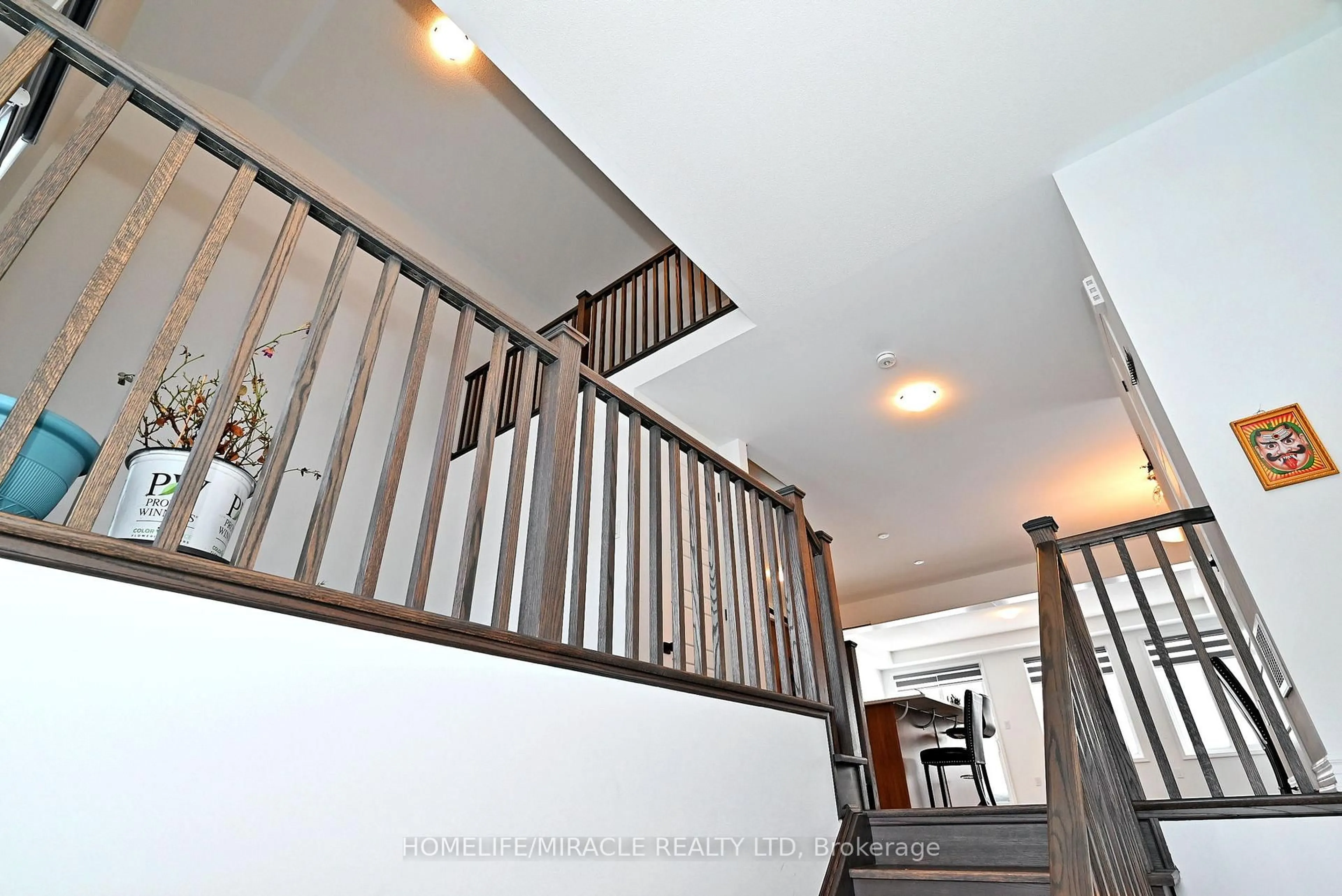Stairs for 689 Mika St, Innisfil Ontario L9S 0R7