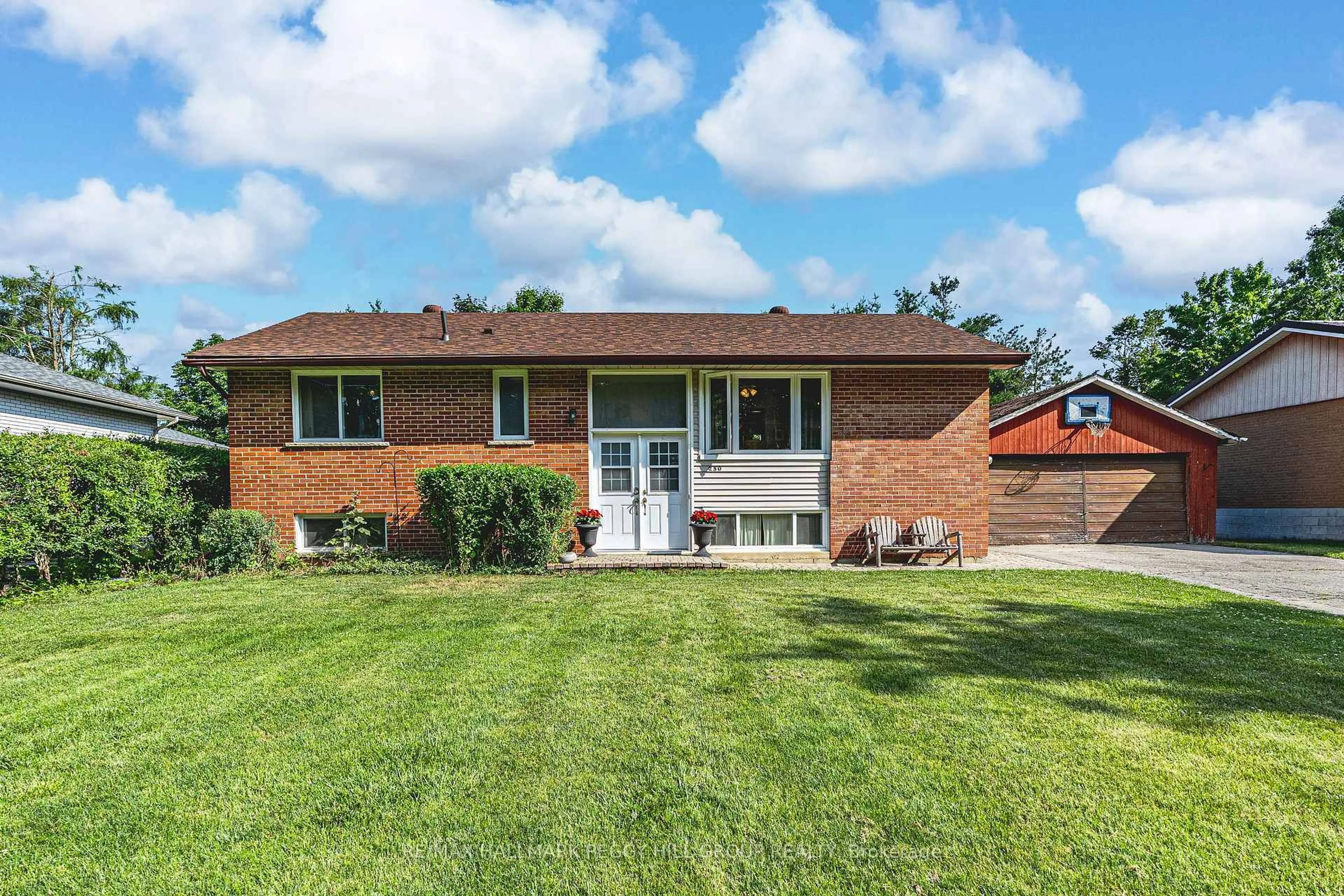 Home with brick exterior material, street for 250 Sunnybrae Ave, Innisfil Ontario L9S 1J1