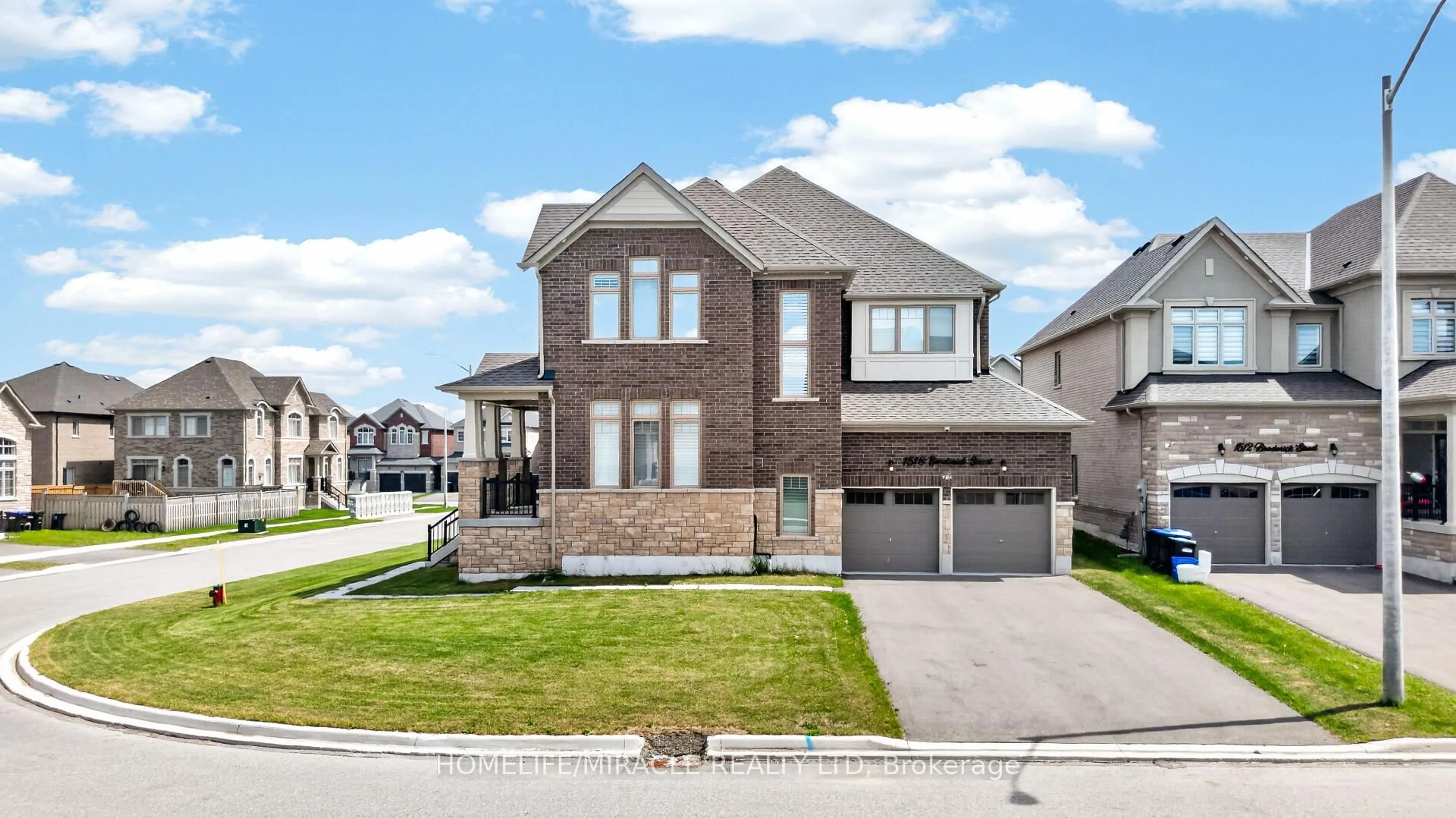 Home with brick exterior material, street for 1518 Broderick St, Innisfil Ontario L9S 0P7