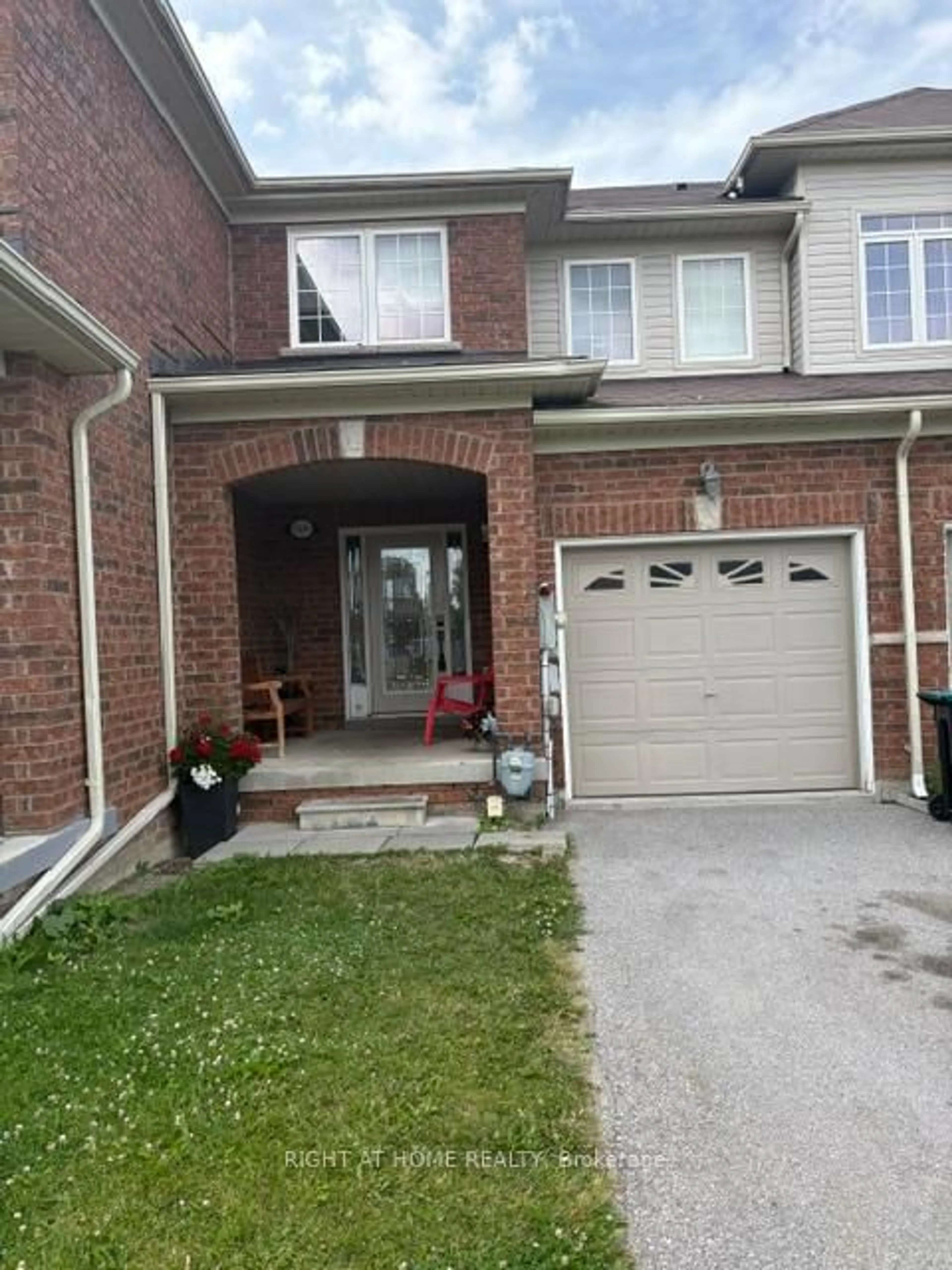 Home with brick exterior material, street for 1186 MARY-LOU St, Innisfil Ontario L9S 5A4