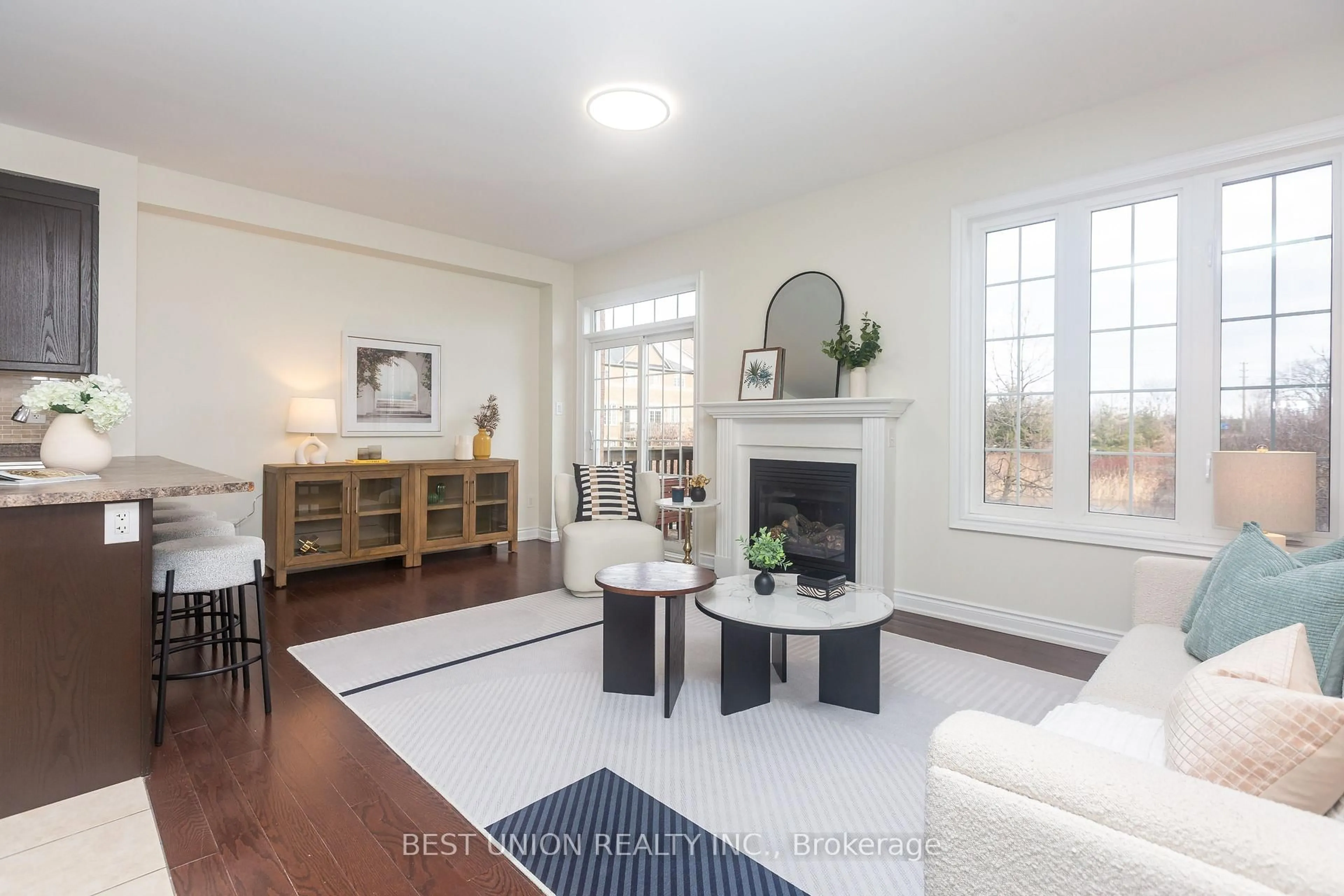 Living room with furniture, unknown for 31 Bernbridge Rd, Markham Ontario L6B 0S3