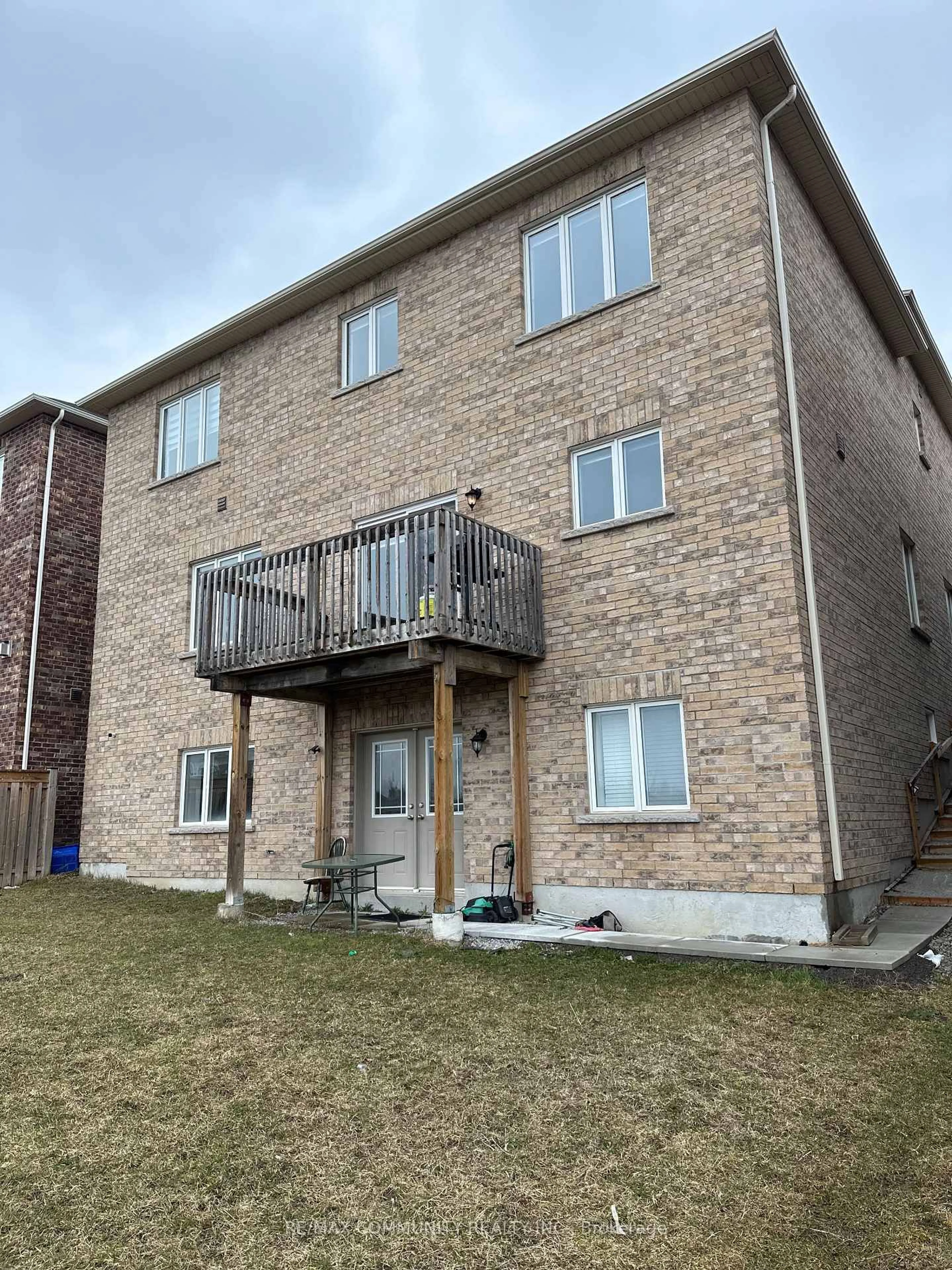 Unknown for 1345 Bardeau St, Innisfil Ontario L0L 1W0