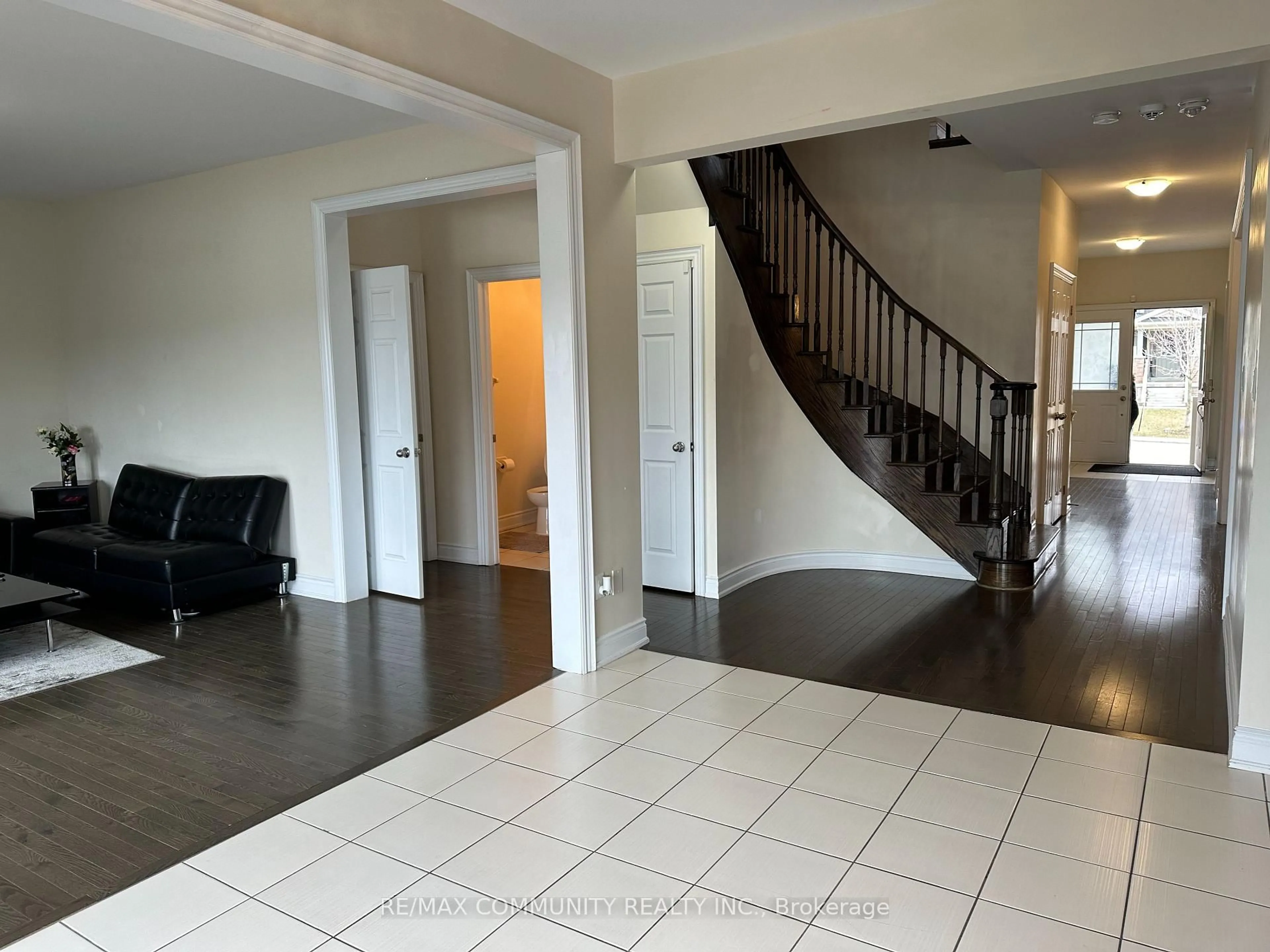 Unknown for 1345 Bardeau St, Innisfil Ontario L0L 1W0