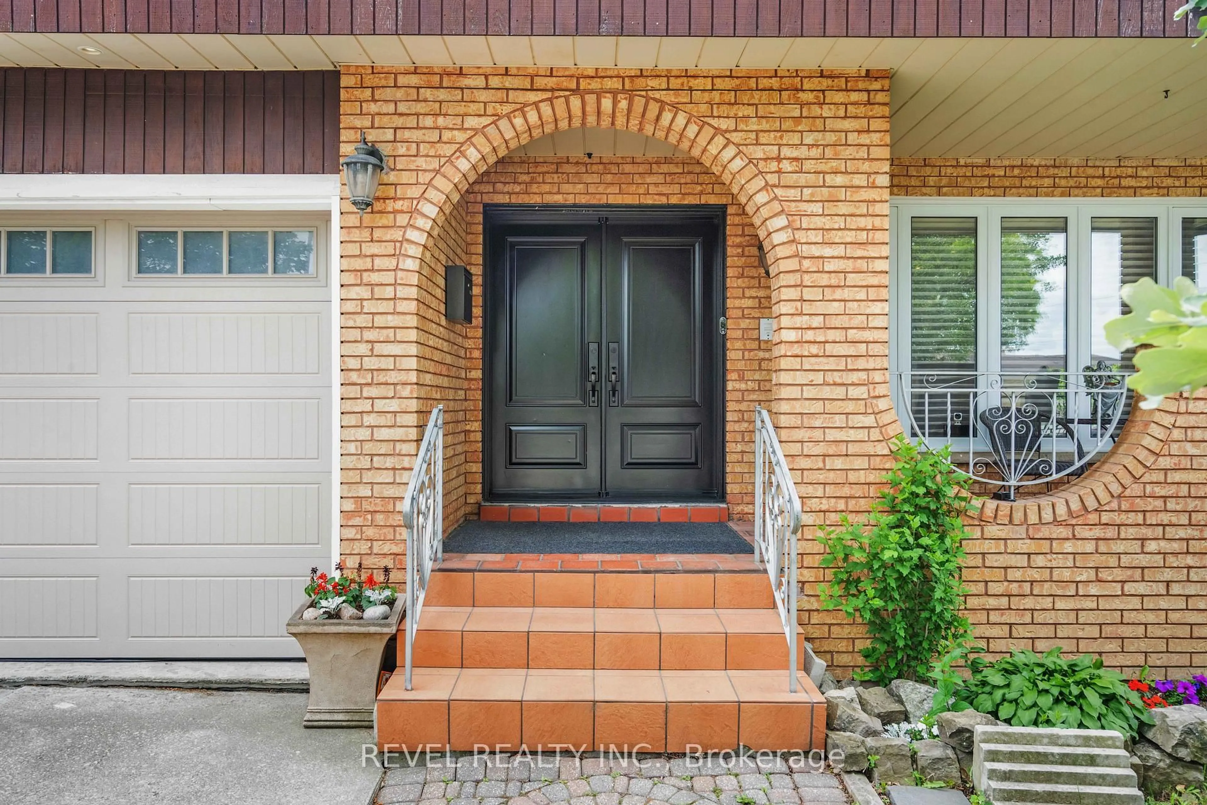 Home with brick exterior material, street for 79 Arran Cres, Vaughan Ontario L4L 1G4