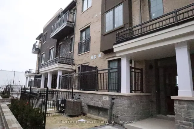 40 Clippers Cres, Whitchurch-Stouffville 3