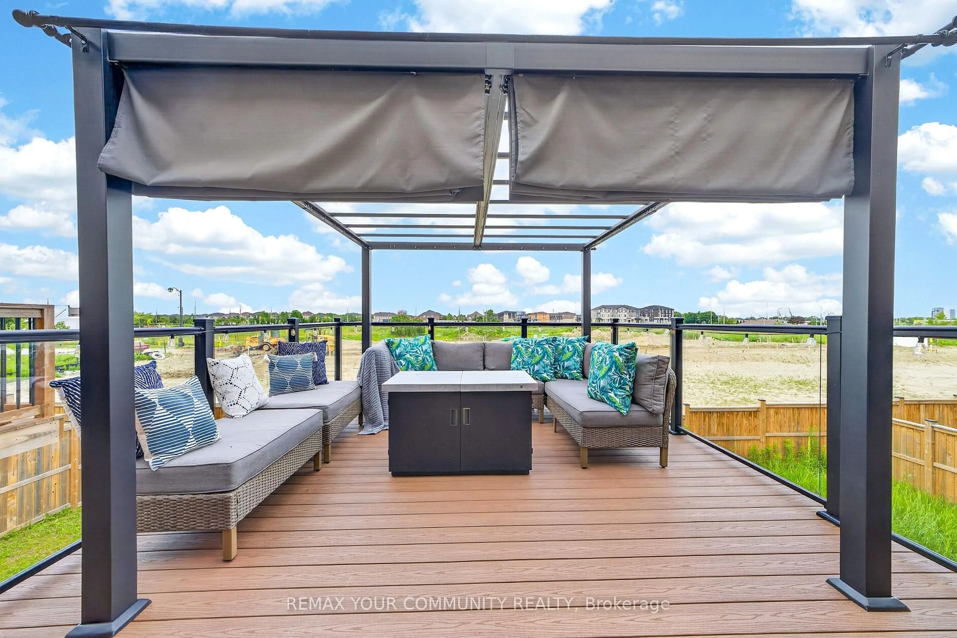 Patio, water/lake/river/ocean view for 108 Sunset Terr, Vaughan Ontario L4H 4S2