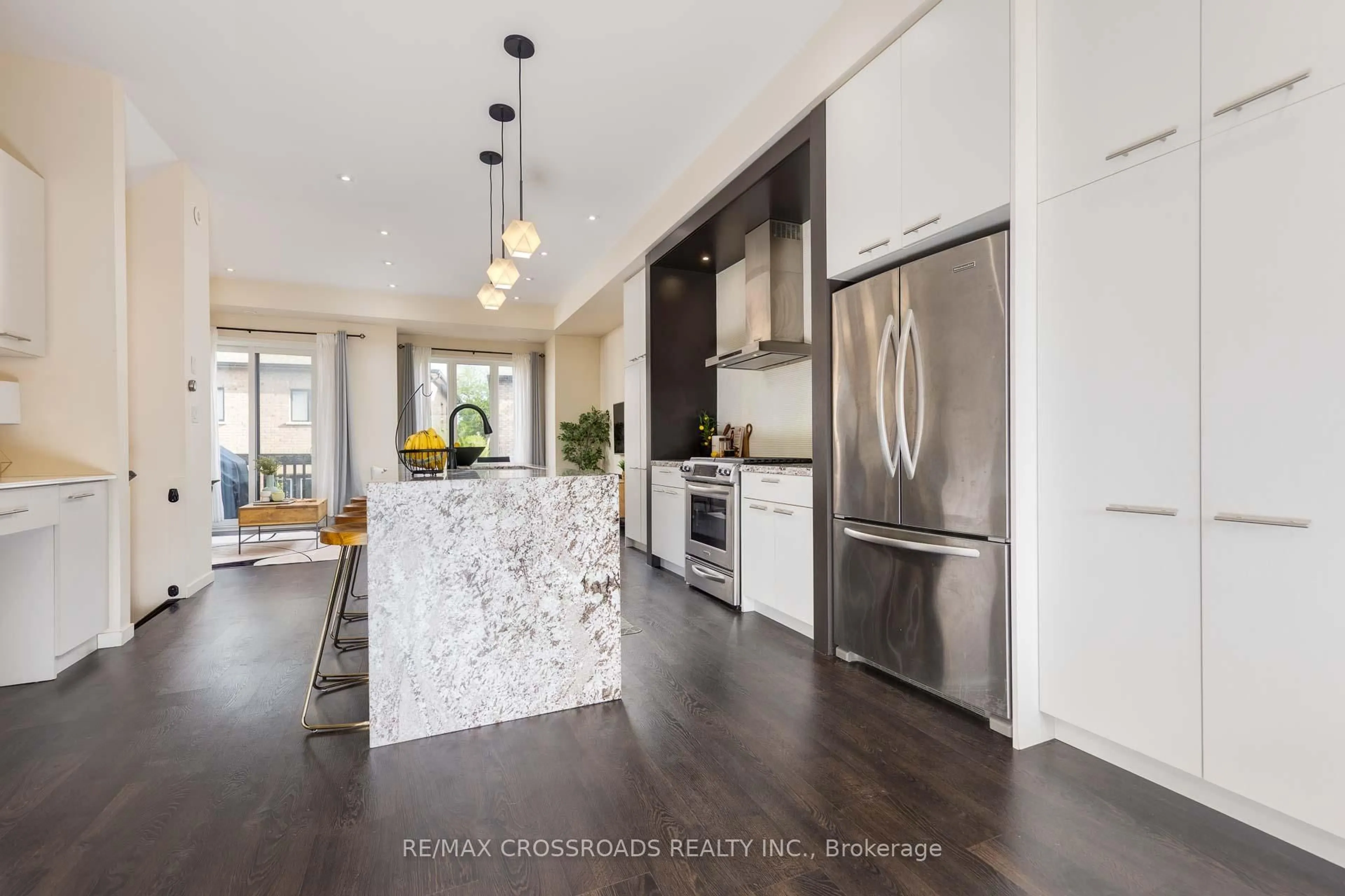 Open concept kitchen, unknown for 114 Genuine Lane, Richmond Hill Ontario L4B 0E5