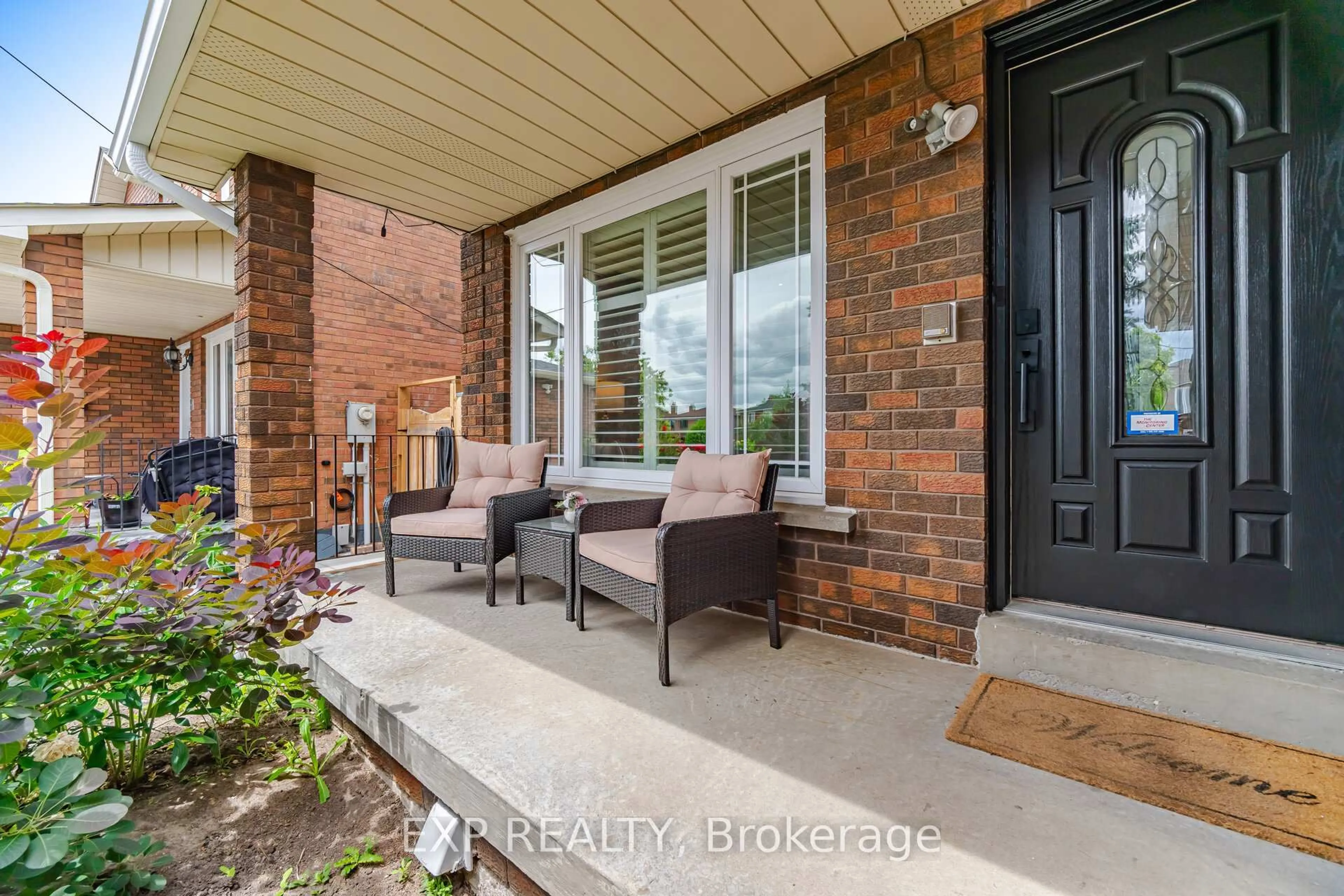 Indoor entryway for 70 Embassy Dr, Vaughan Ontario L4L 5B1