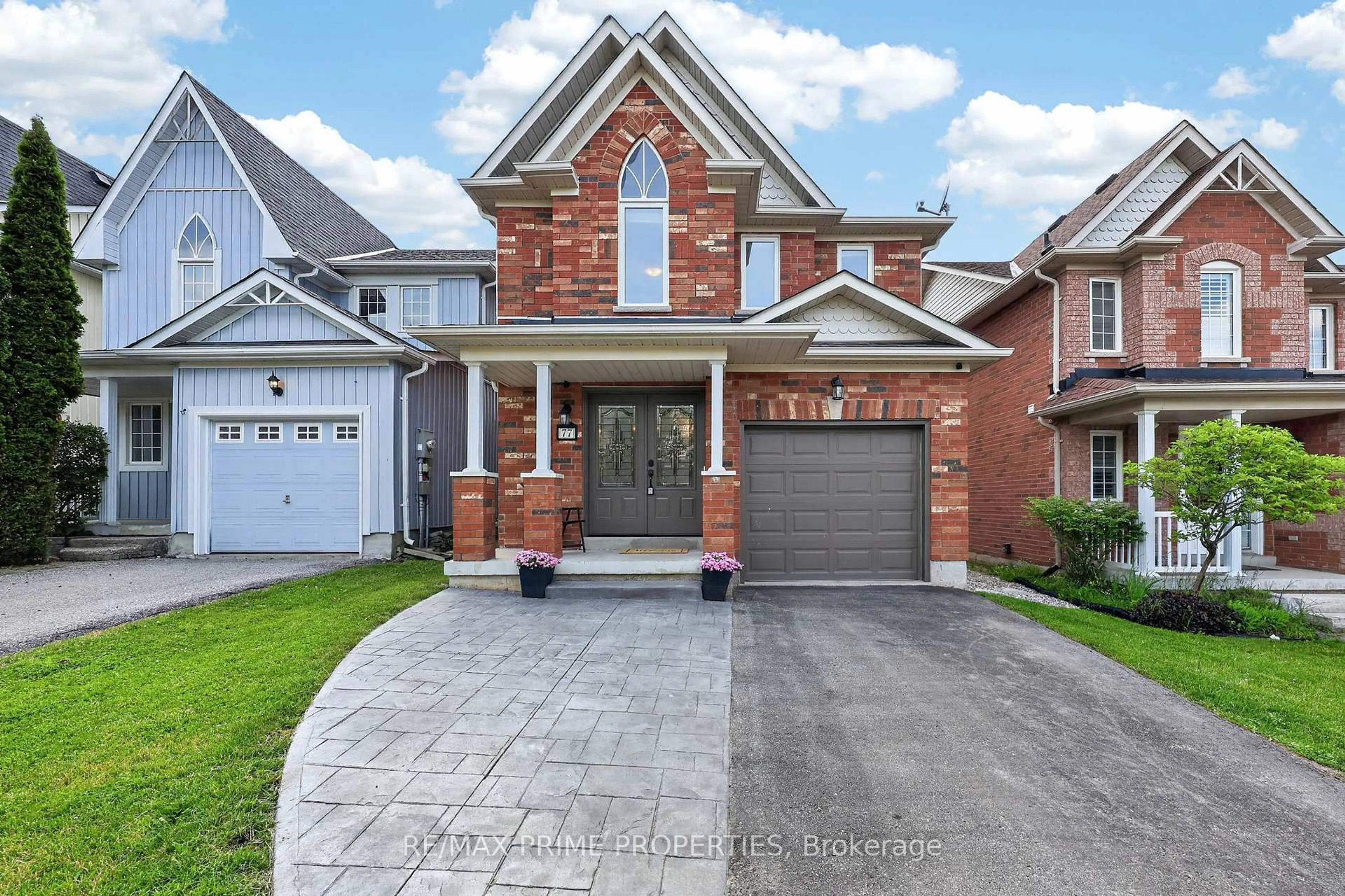 Home with brick exterior material, street for 77 Margaret Graham Cres, East Gwillimbury Ontario L0G 1M0