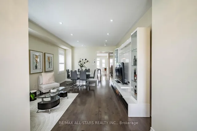 135 Glad Park Ave, Whitchurch-Stouffville 5