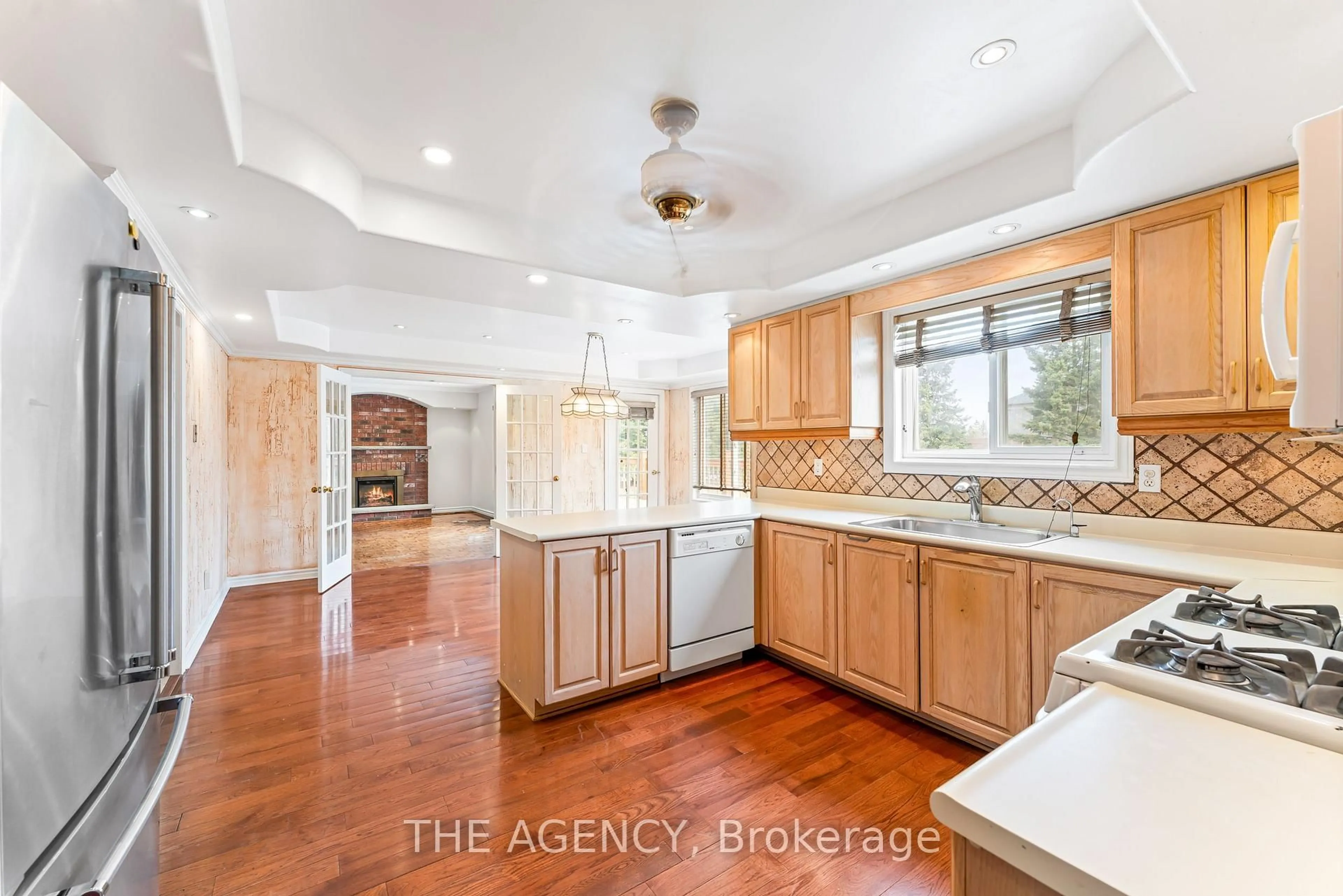 Open concept kitchen, ceramic/tile floor for 92 Russell Snider Dr, King Ontario L0G 1N0