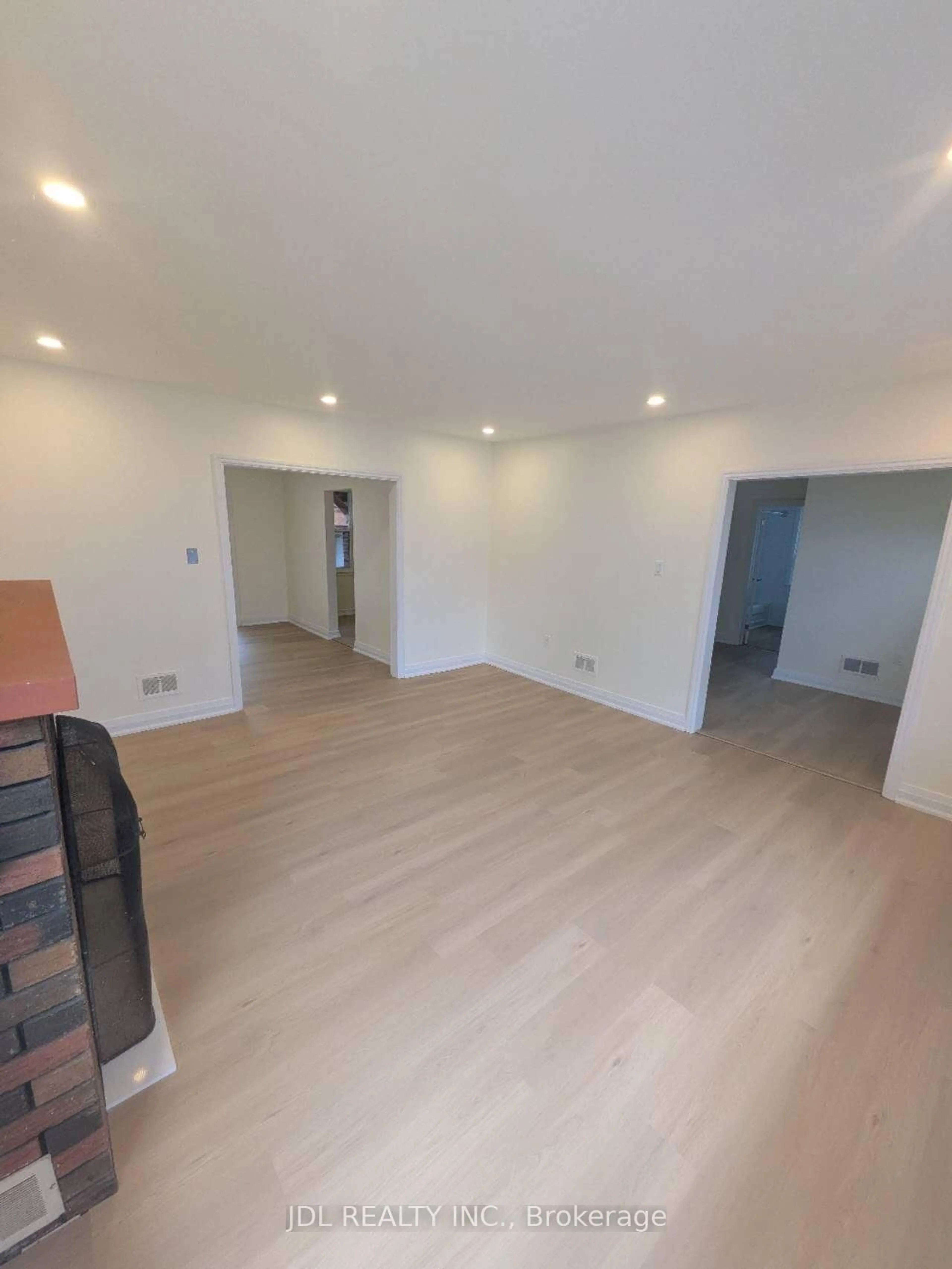 A pic of a room for 7900 Yonge St, Innisfil Ontario L9S 1A8