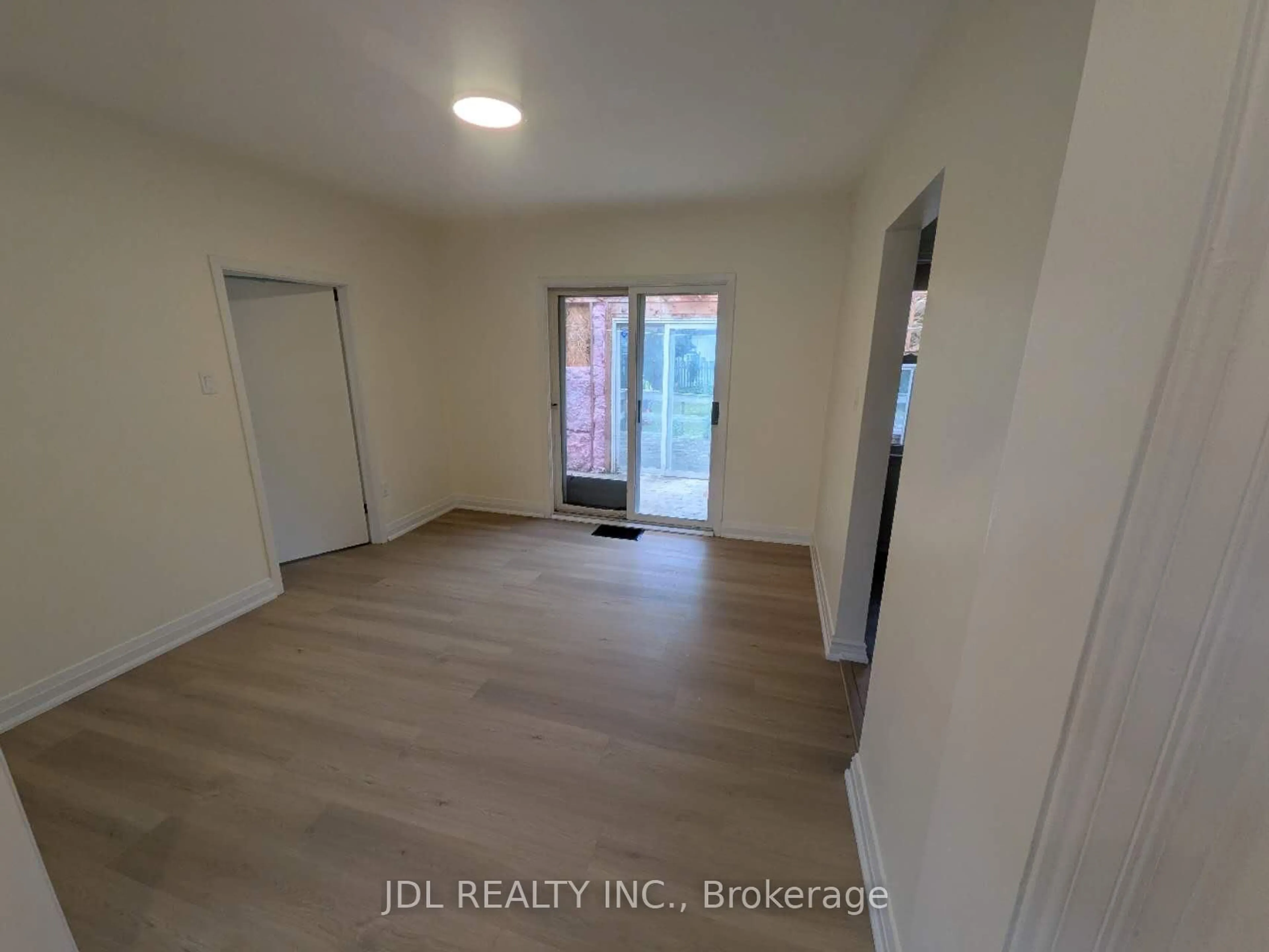 A pic of a room for 7900 Yonge St, Innisfil Ontario L9S 1A8