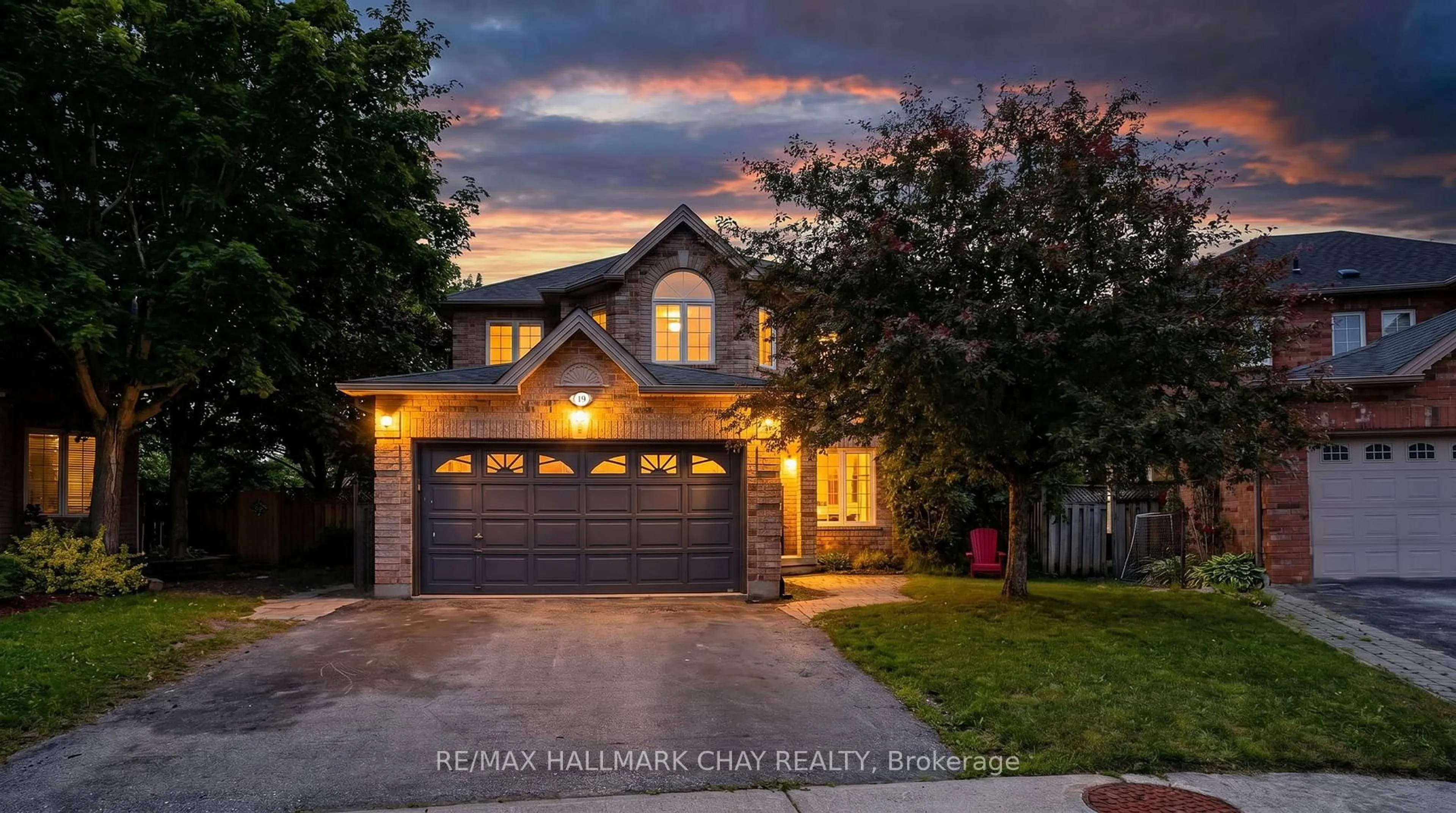 Home with brick exterior material, street for 19 Smith St, New Tecumseth Ontario L9R 1Z0