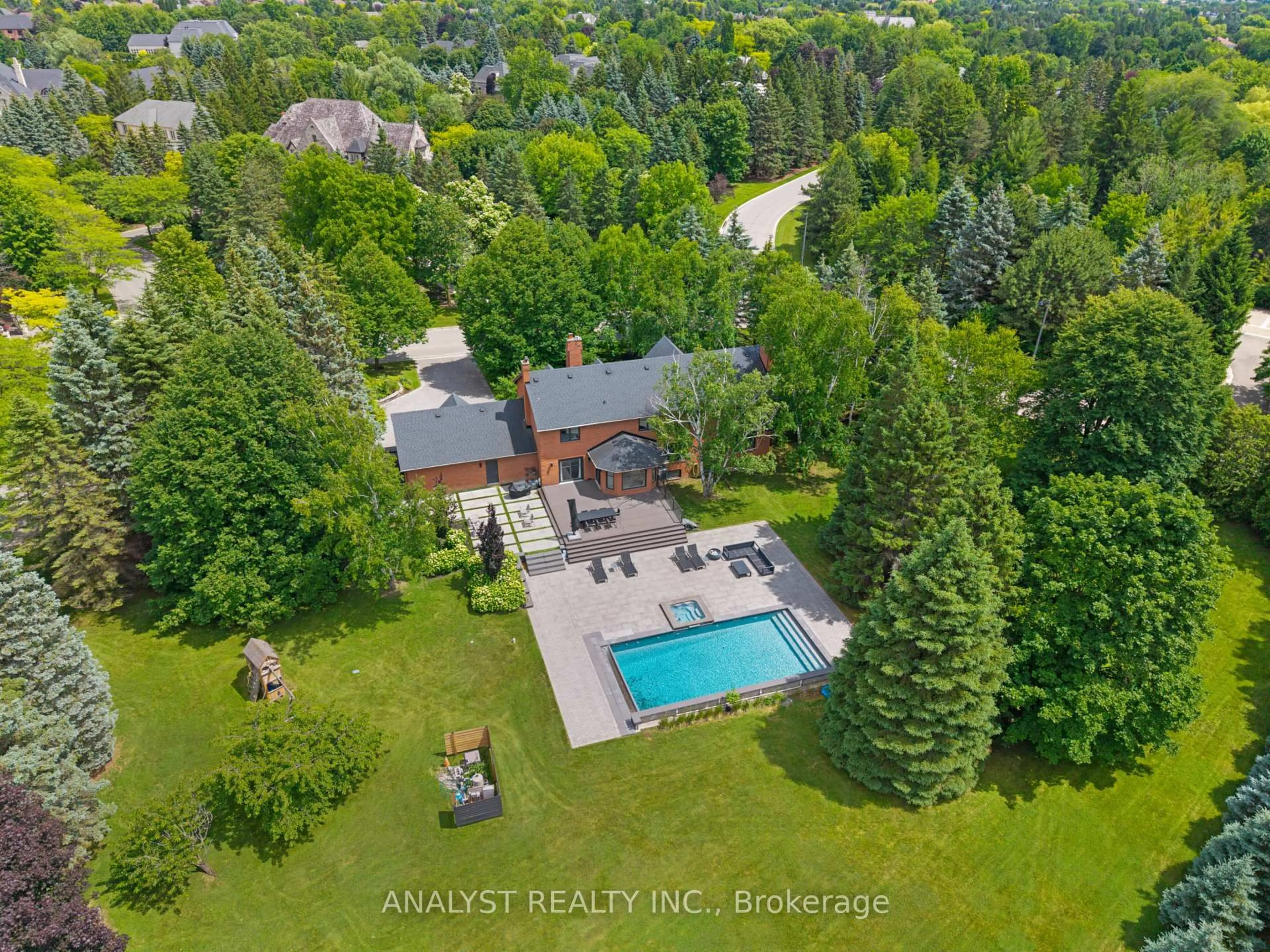 A pic from outside/outdoor area/front of a property/back of a property/a pic from drone, forest/trees view for 20 Fenyrose Cres, Vaughan Ontario L4L 7B3