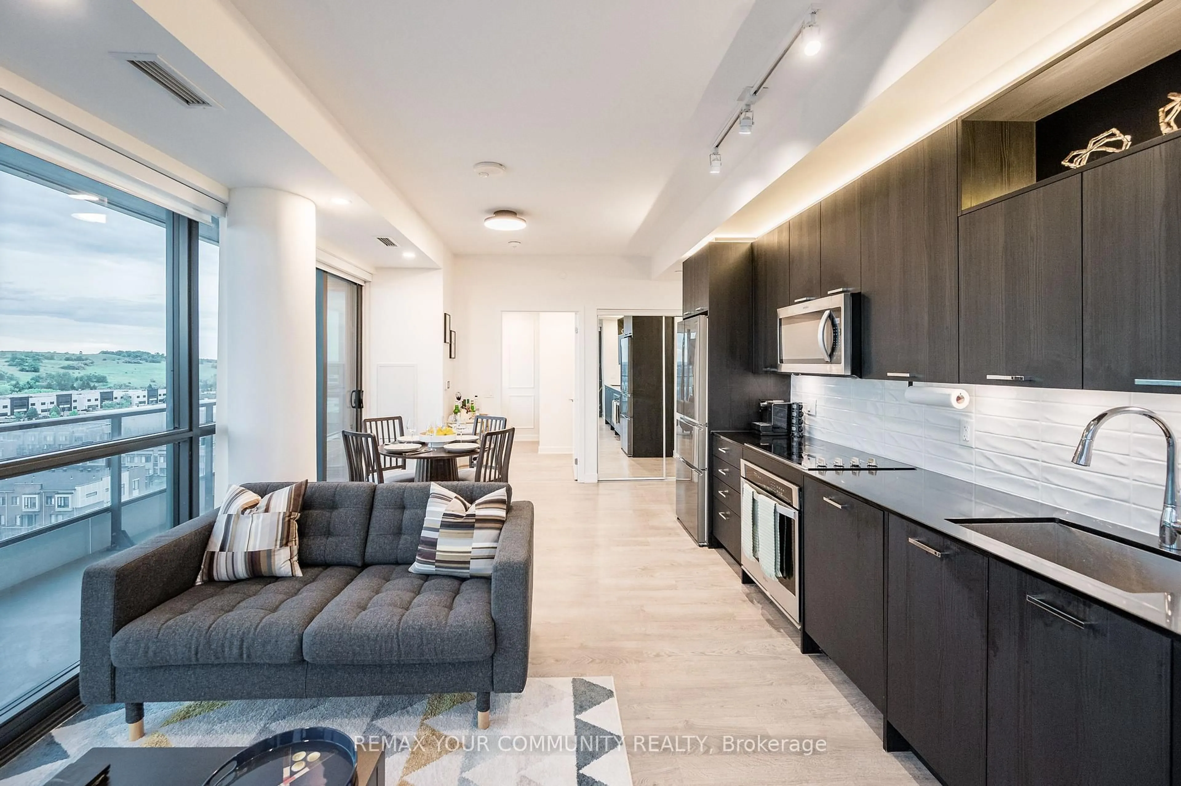 Open concept kitchen, ceramic/tile floor for 120 Eagle Rock Way #1002, Vaughan Ontario L6A 5C2
