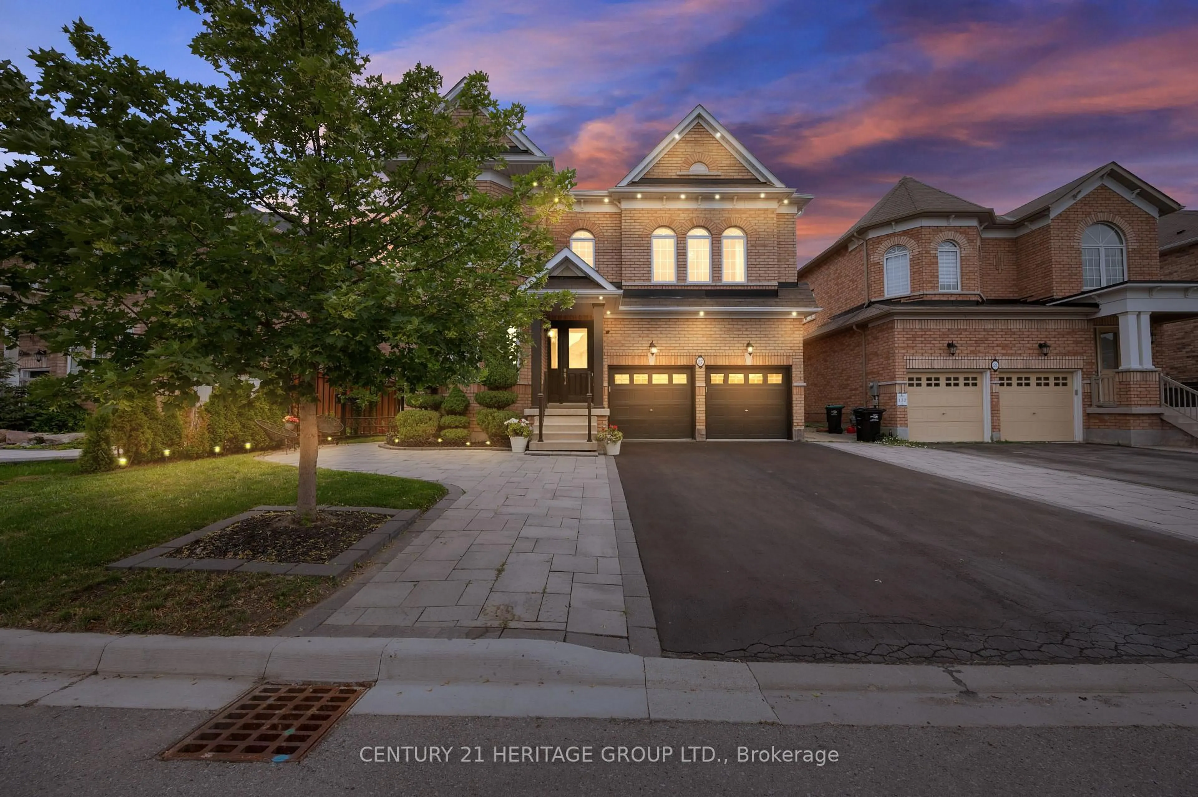 Home with brick exterior material, street for 27 Leith Dr, Bradford West Gwillimbury Ontario L3Z 0G5