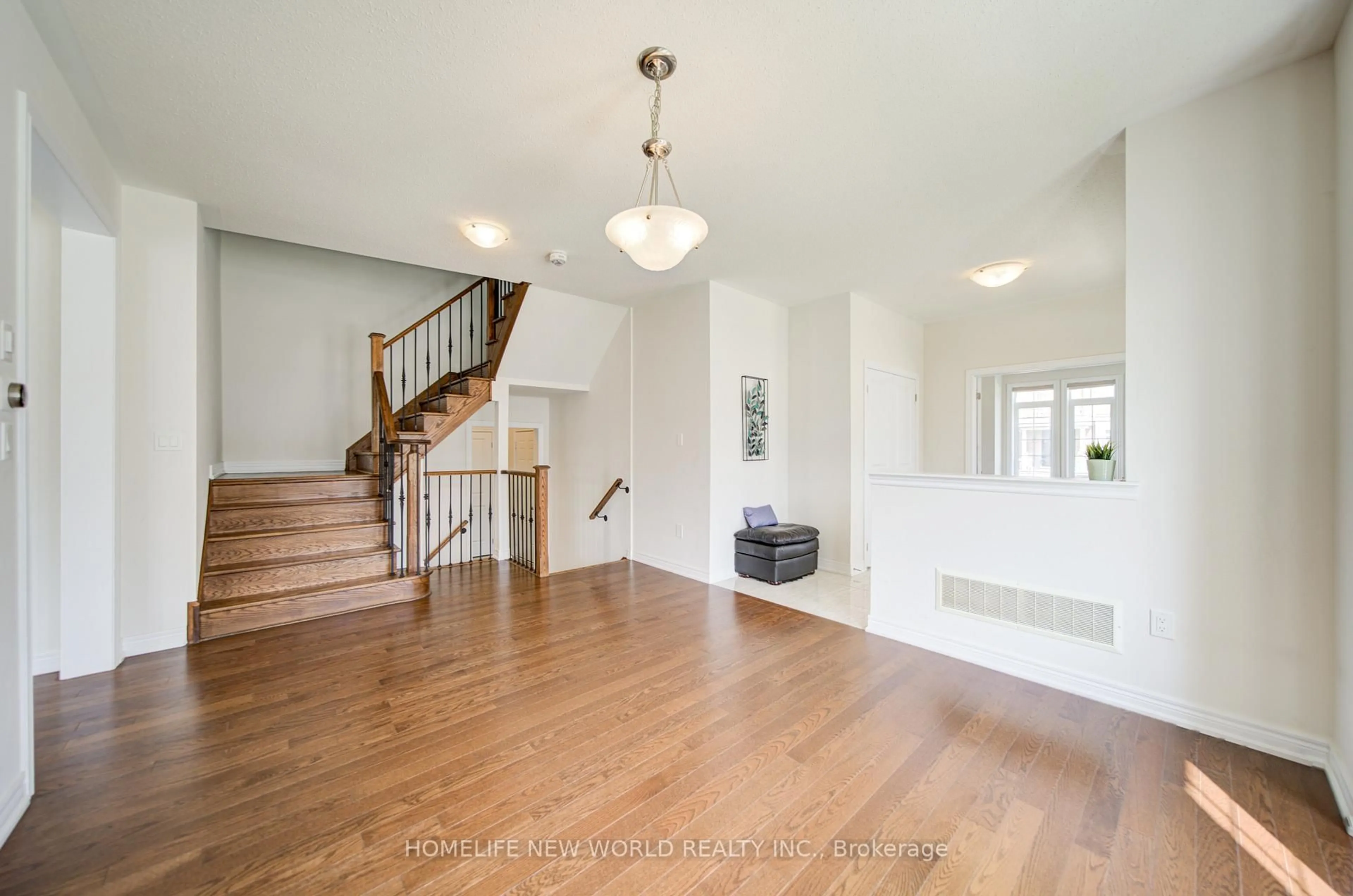 Indoor entryway for 1 Stilton Ave, Vaughan Ontario L4H 5B9