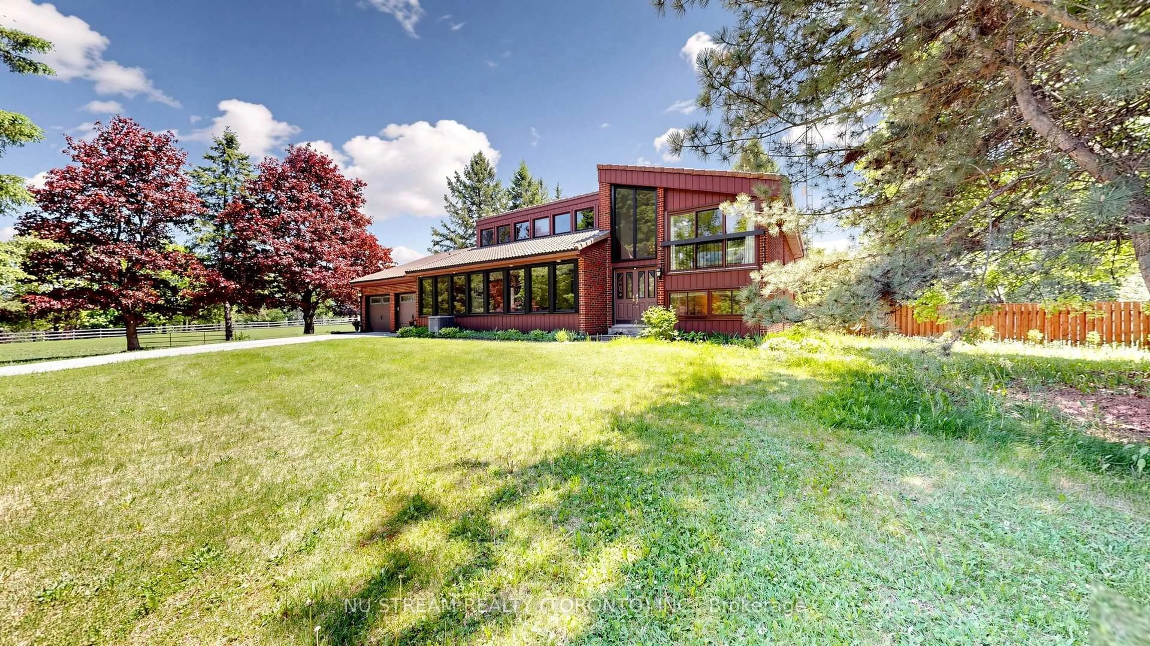 Home with brick exterior material, unknown for 2881 Doane Rd, East Gwillimbury Ontario L0G 1R0