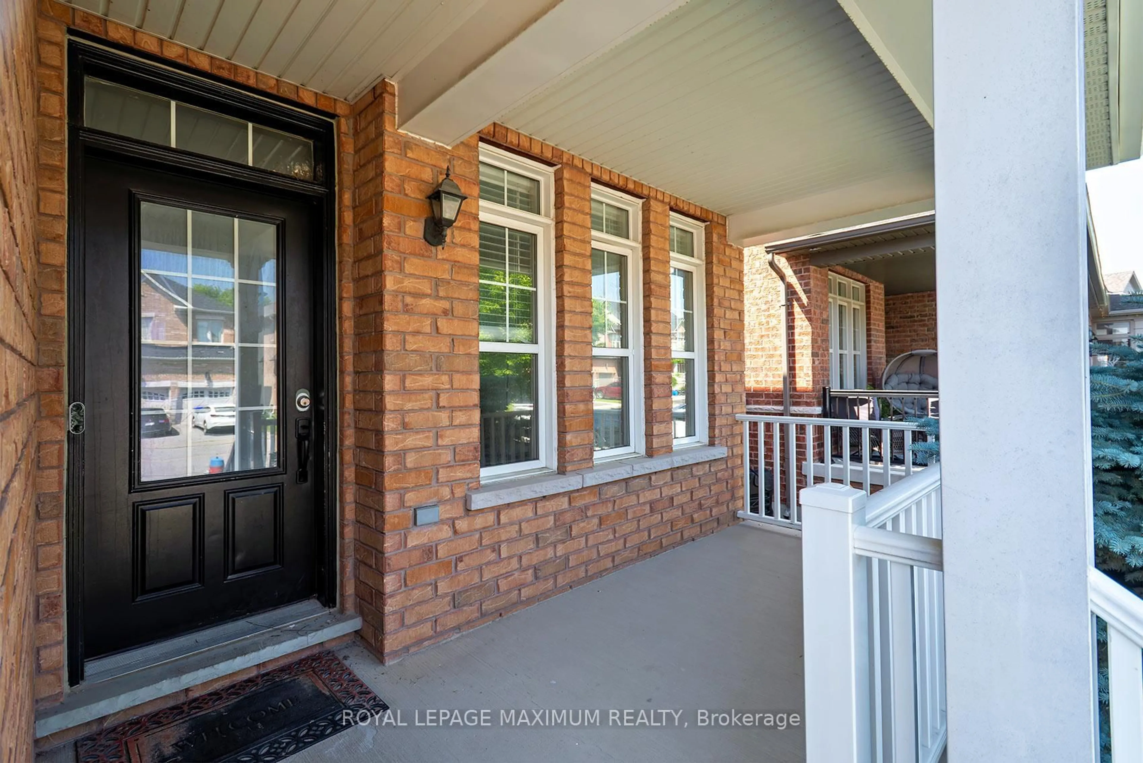 Home with brick exterior material, street for 59 Mooney St, Bradford West Gwillimbury Ontario L3Z 0K7