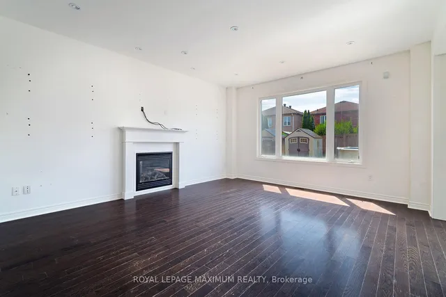 59 Mooney St, Bradford West Gwillimbury 5