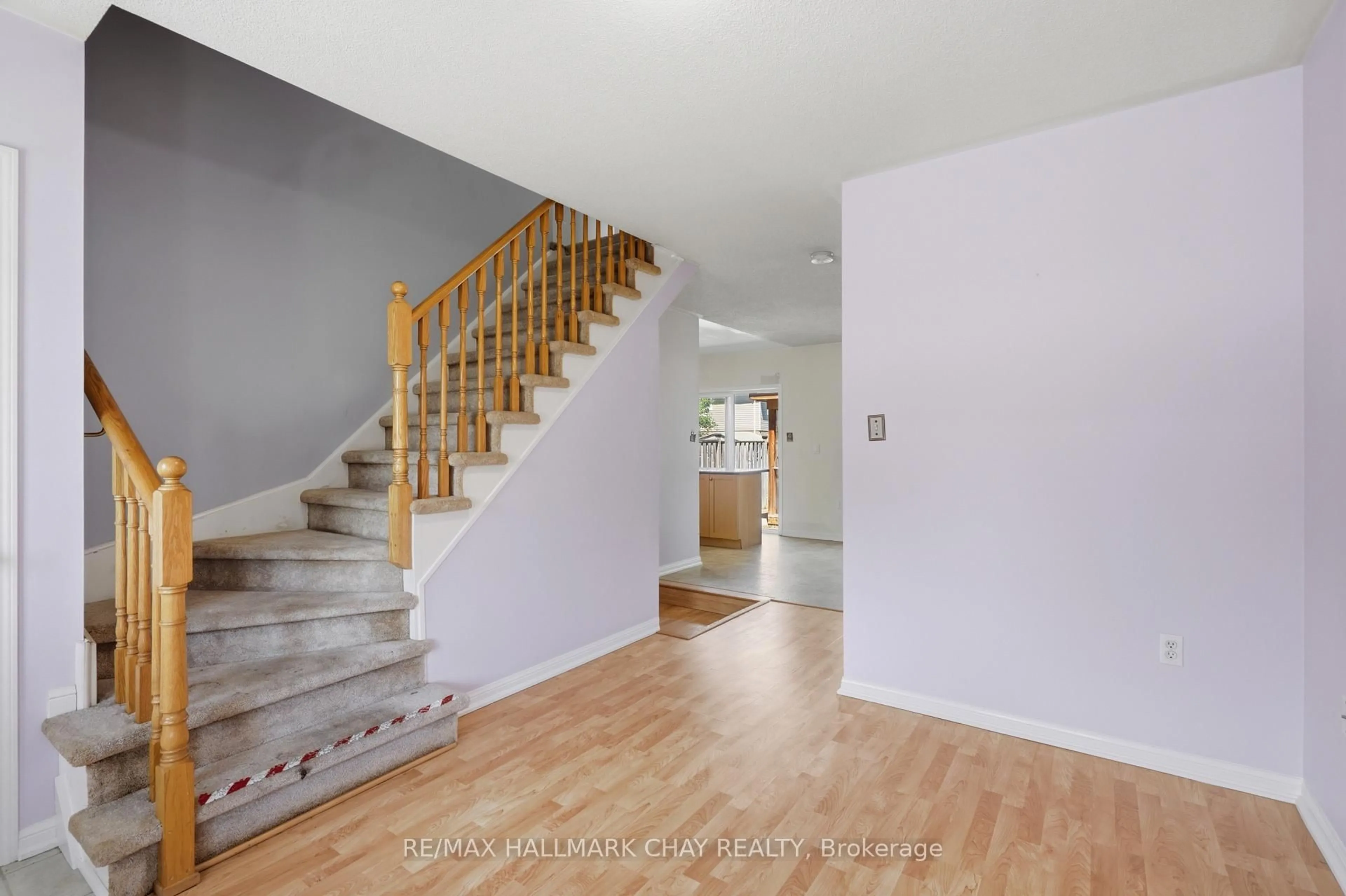 Stairs for 71 Stonemount Cres, Essa Ontario L0M 1B4