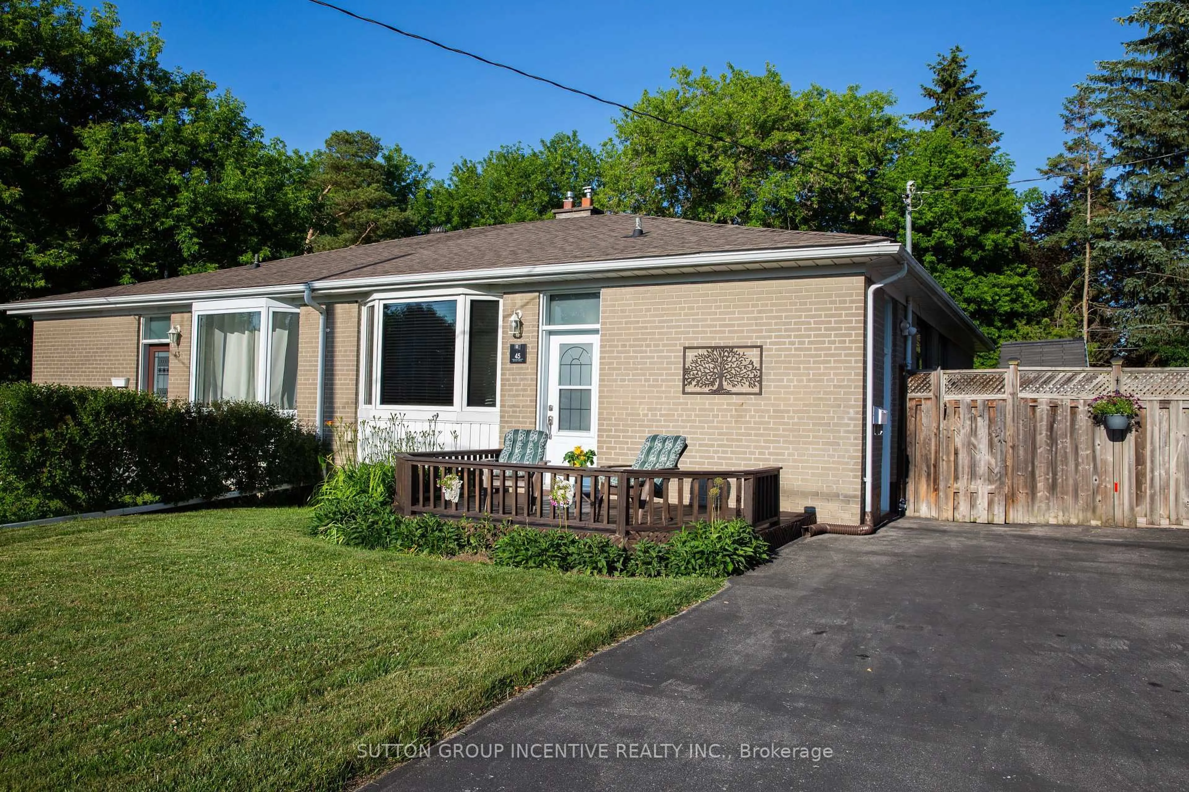 Unknown for 45 Bailey Cres, Aurora Ontario L4G 2B2