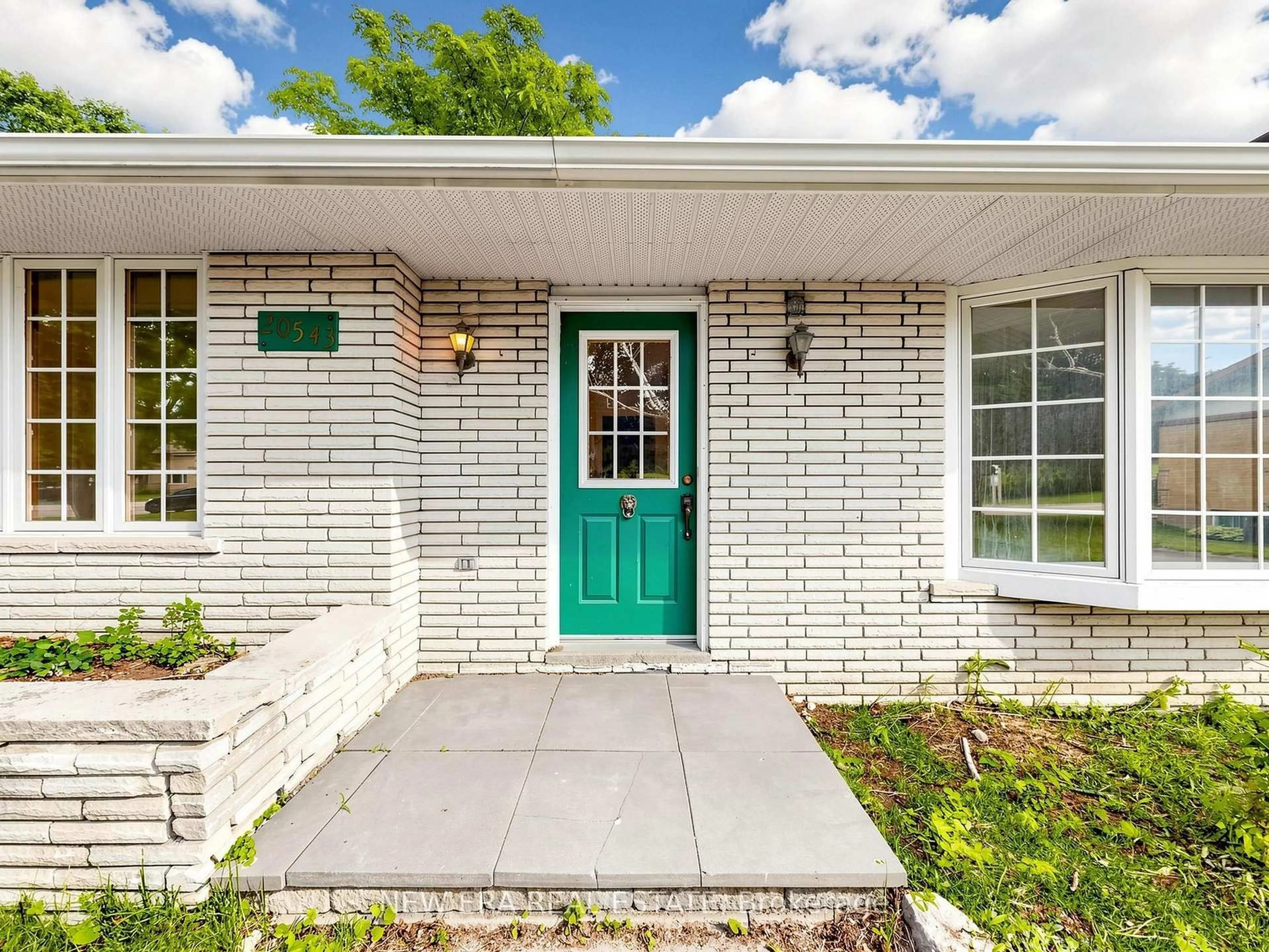 Home with brick exterior material, street for 20543 Leslie St, East Gwillimbury Ontario L0L 1R0
