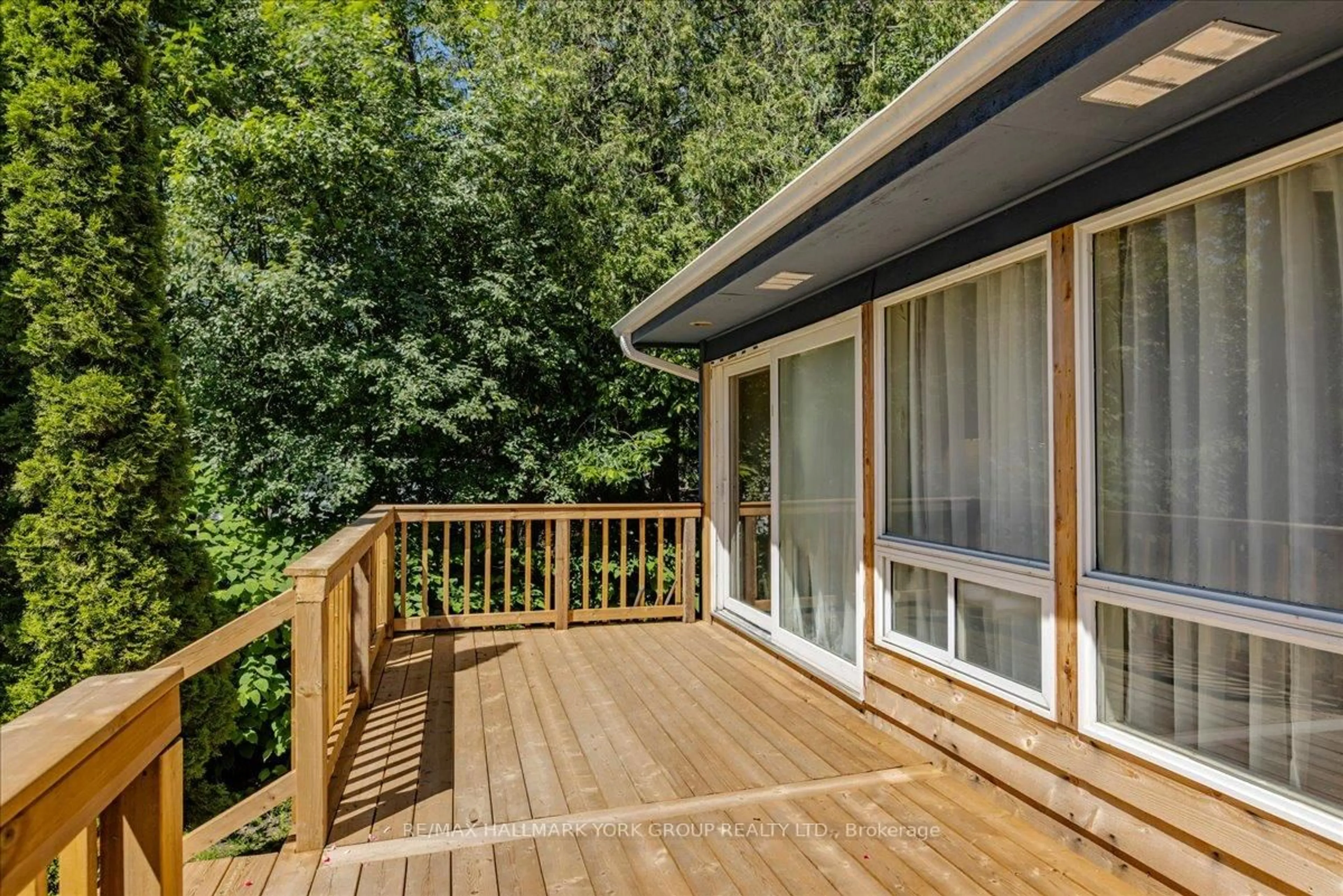 Patio, forest/trees view for 56 Sandra Dr, Georgina Ontario L0E 1R0