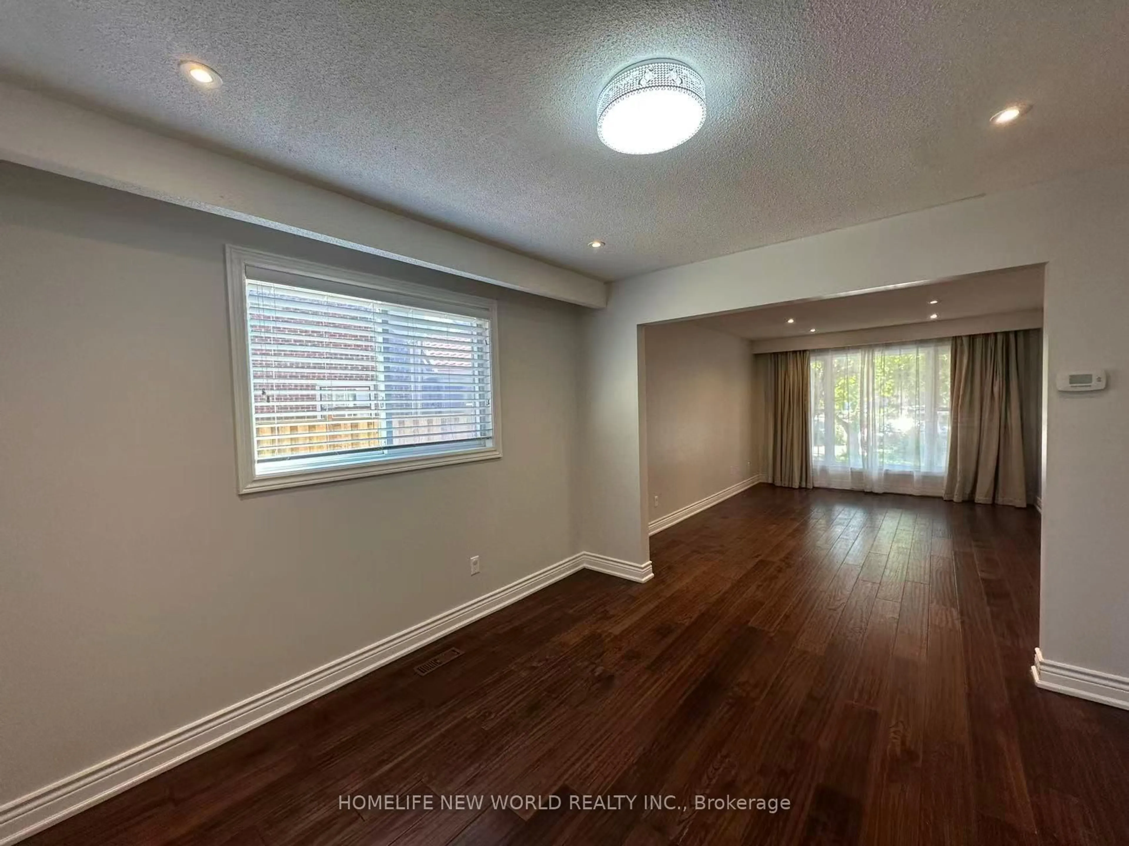 A pic of a room for 10 Epping Crt, Markham Ontario L3R 3H1