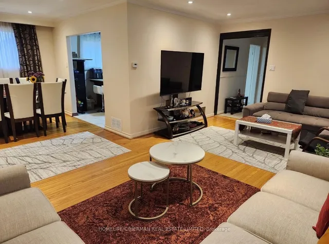 92 Bond Cres, Richmond Hill 4