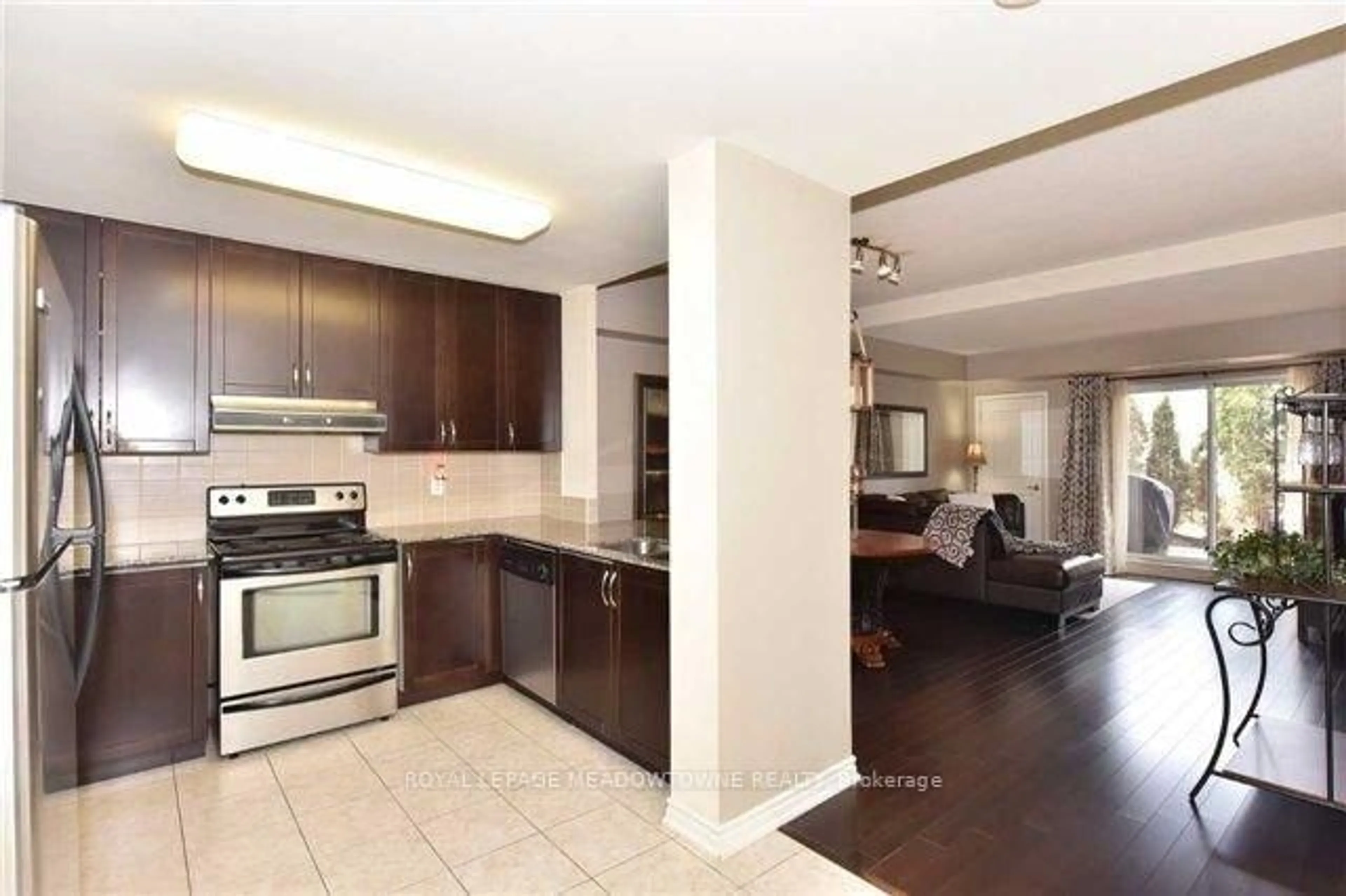Open concept kitchen, ceramic/tile floor for 8026 Kipling Ave #101, Vaughan Ontario L4L 2A1