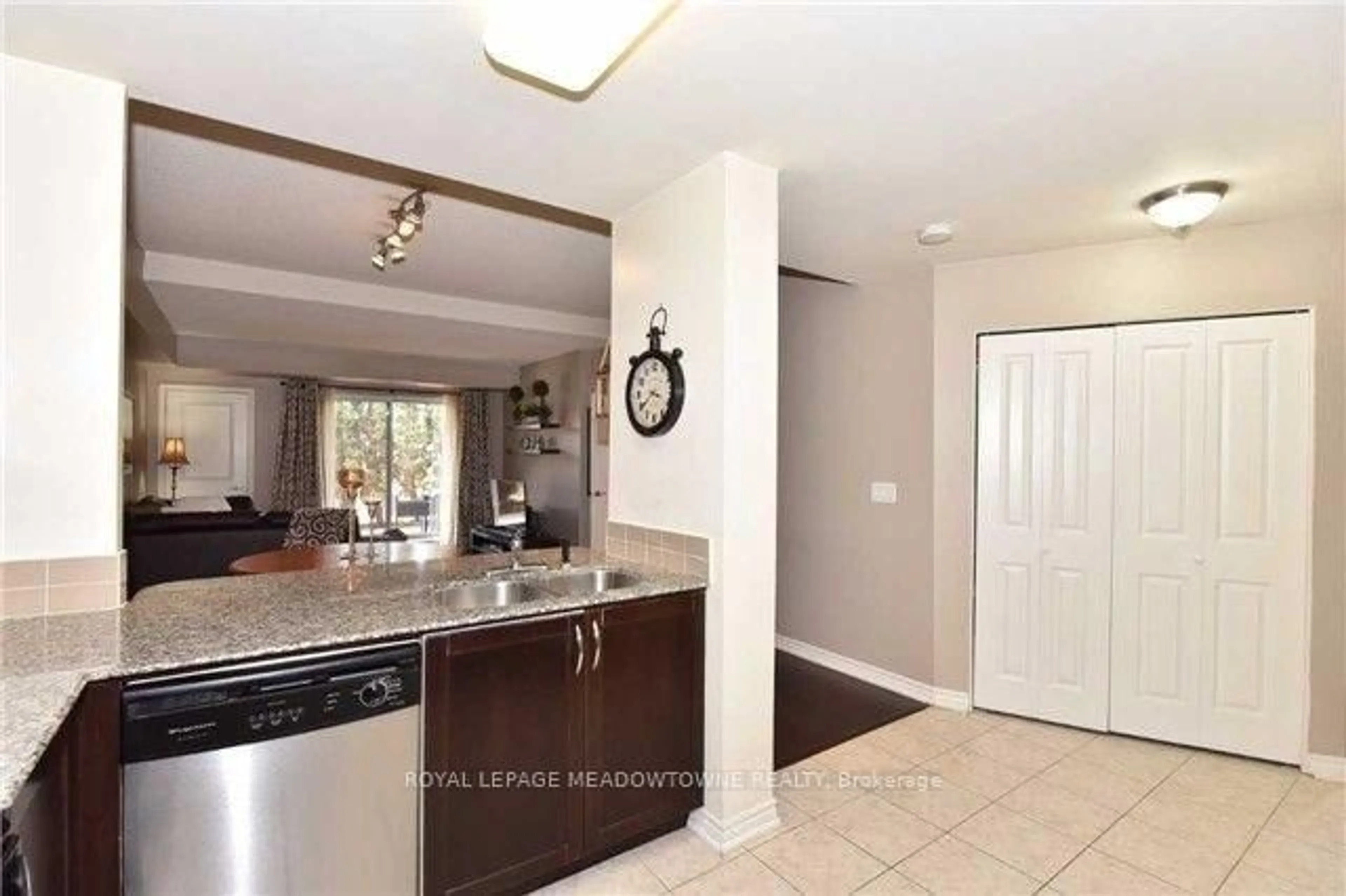 Unknown for 8026 Kipling Ave #101, Vaughan Ontario L4L 2A1
