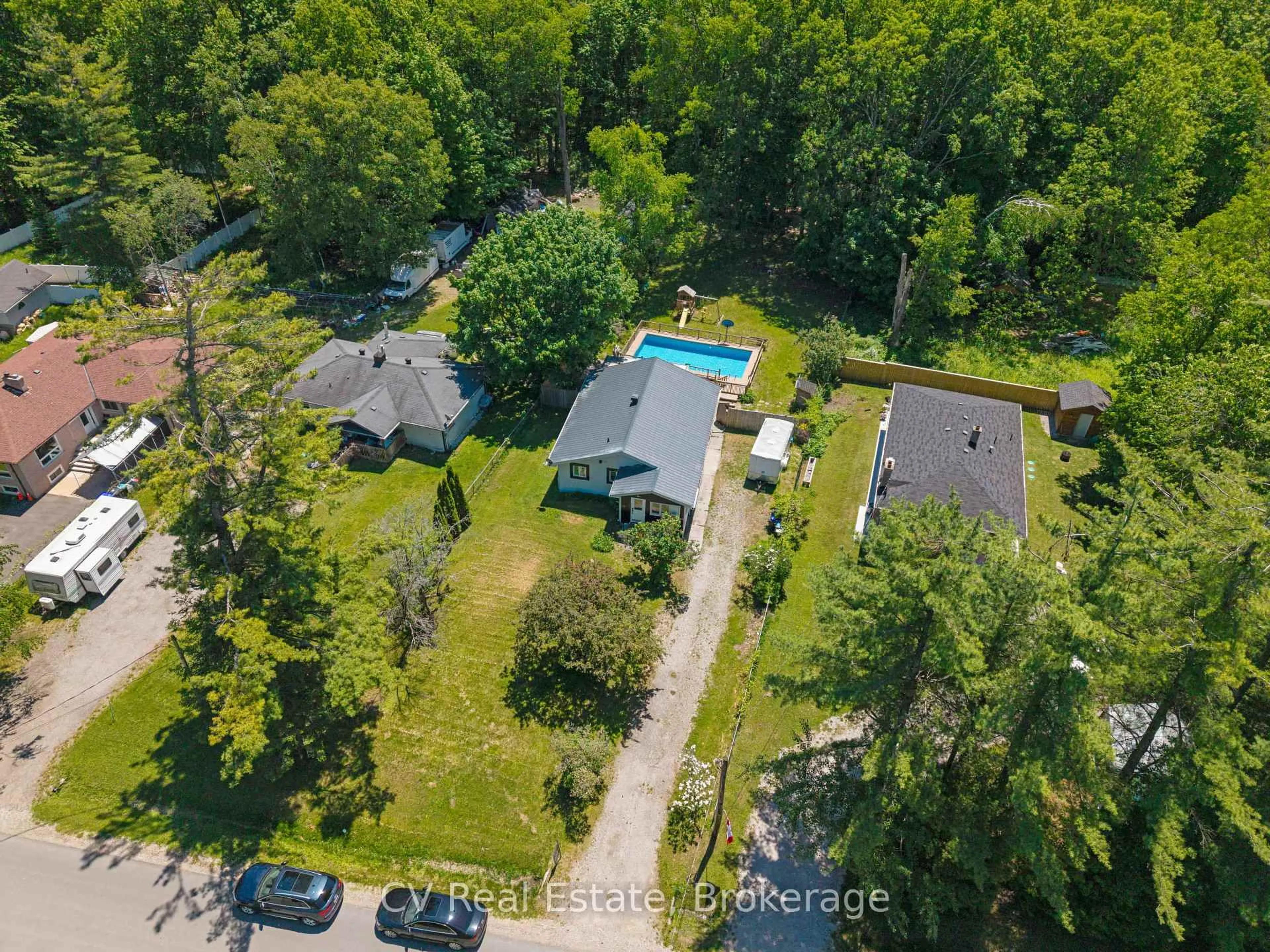 A pic from outside/outdoor area/front of a property/back of a property/a pic from drone, unknown for 637 Pinegrove Ave, Innisfil Ontario L9S 2K4