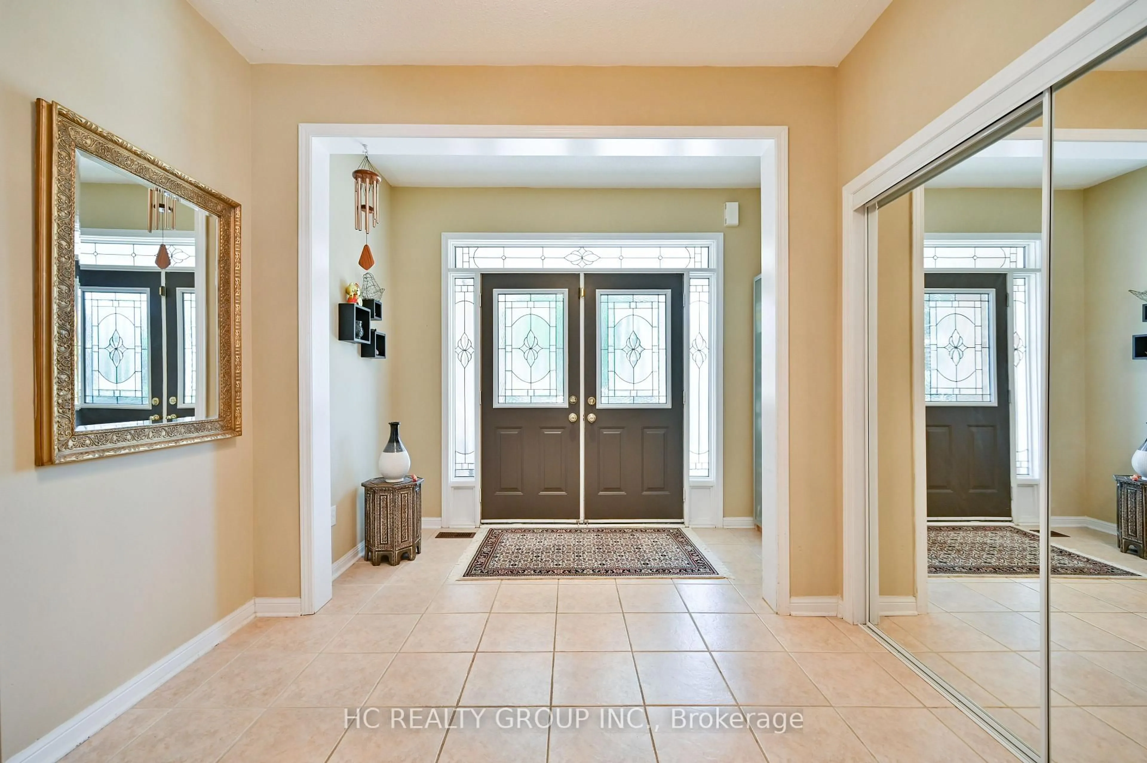 Indoor entryway for 17 Landsdown Cres, Markham Ontario L6E 1N5