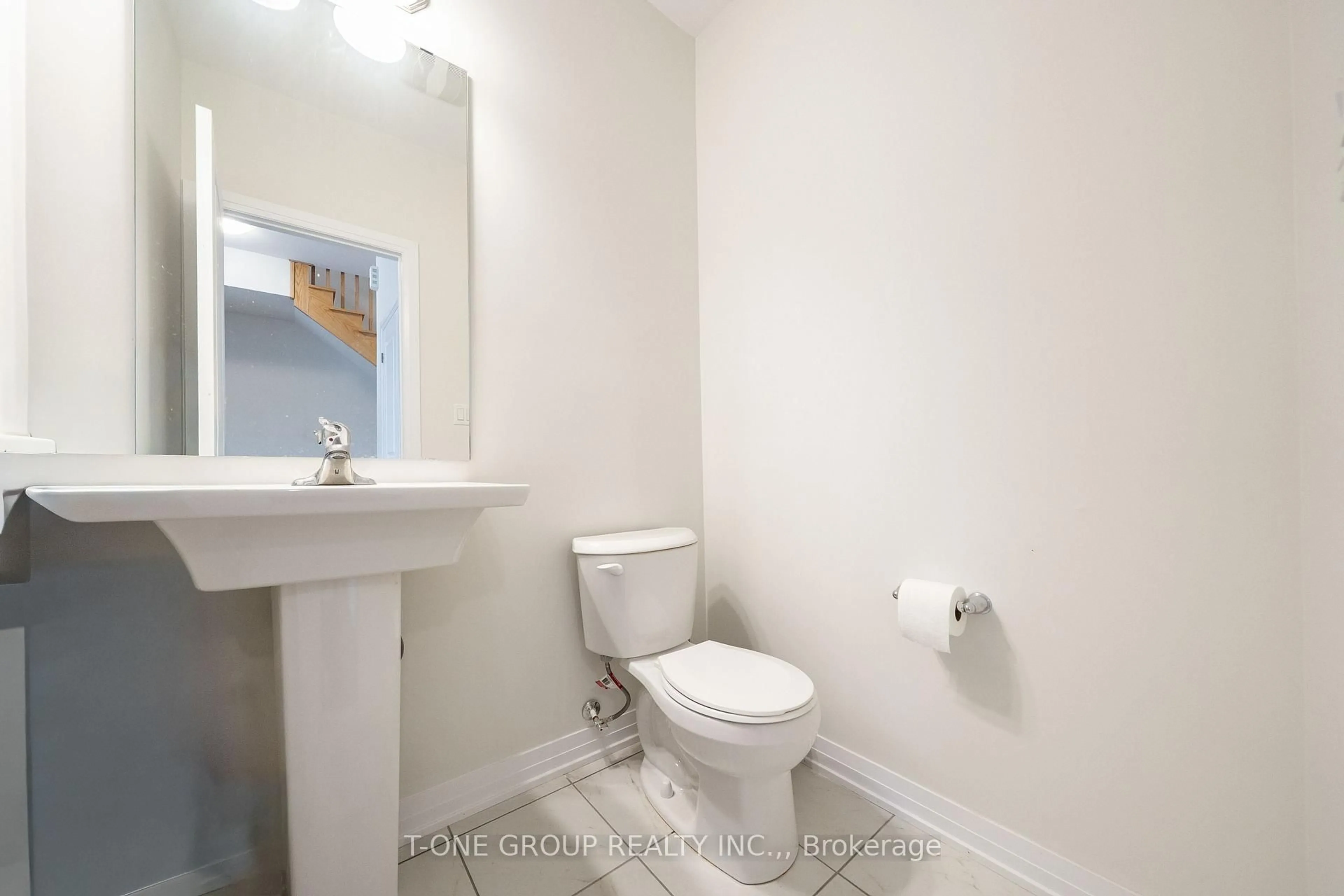 Standard bathroom, unknown for 71 Millman Lane, Richmond Hill Ontario L4S 0P8