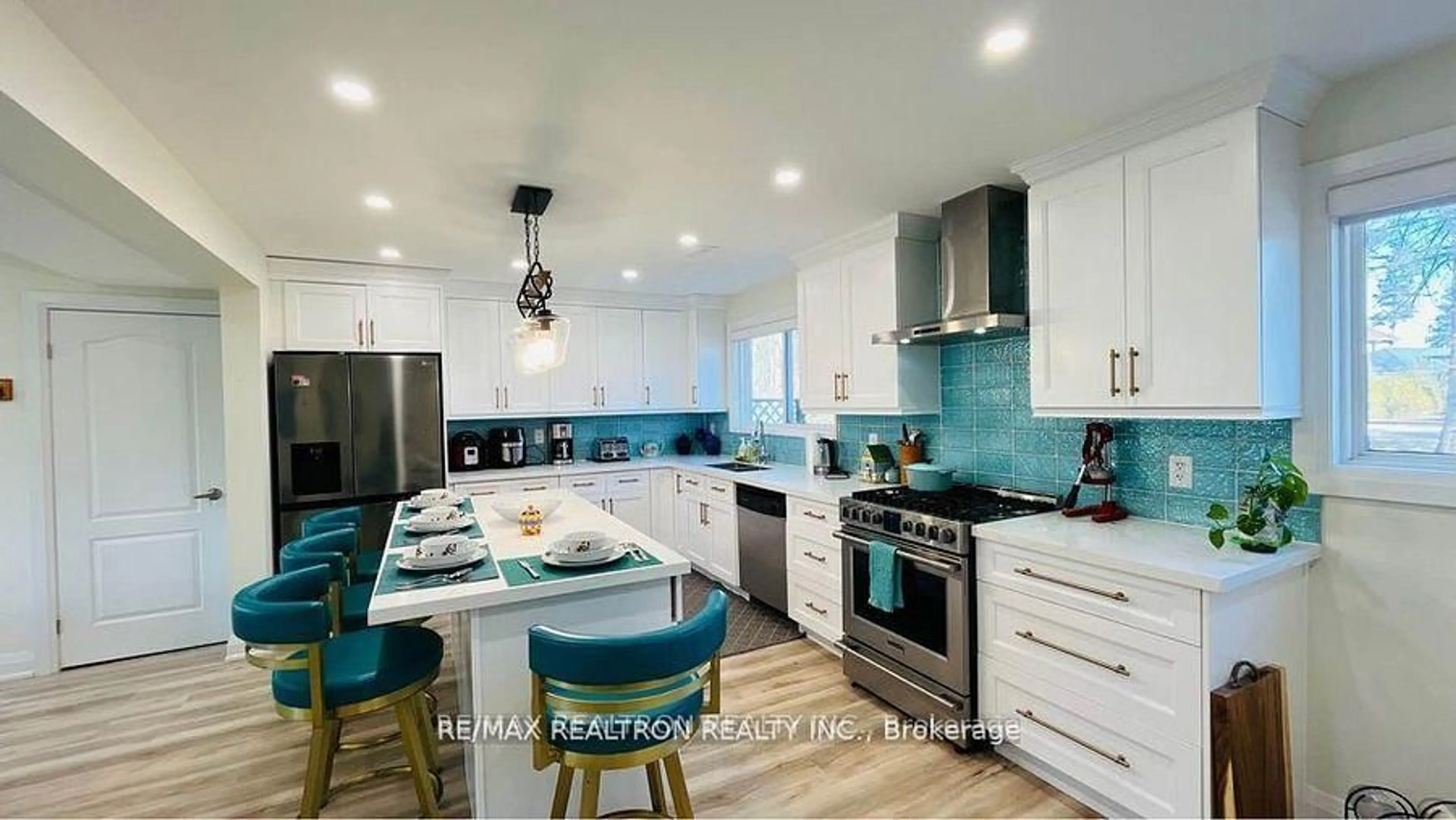 Contemporary kitchen, ceramic/tile floor for 2306 Crystal Beach Rd, Innisfil Ontario L9S 3W9