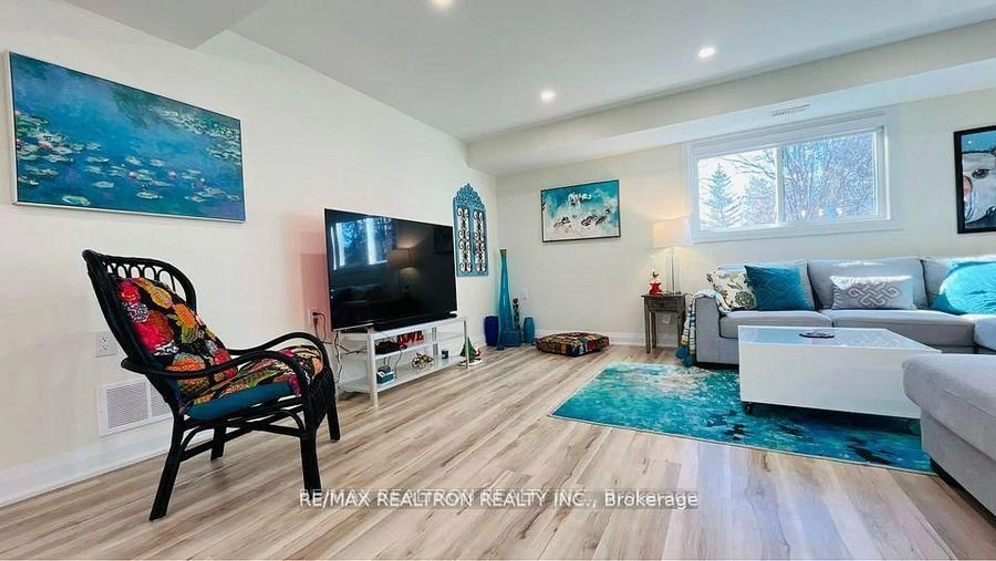 Living room with furniture, unknown for 2306 Crystal Beach Rd, Innisfil Ontario L9S 3W9