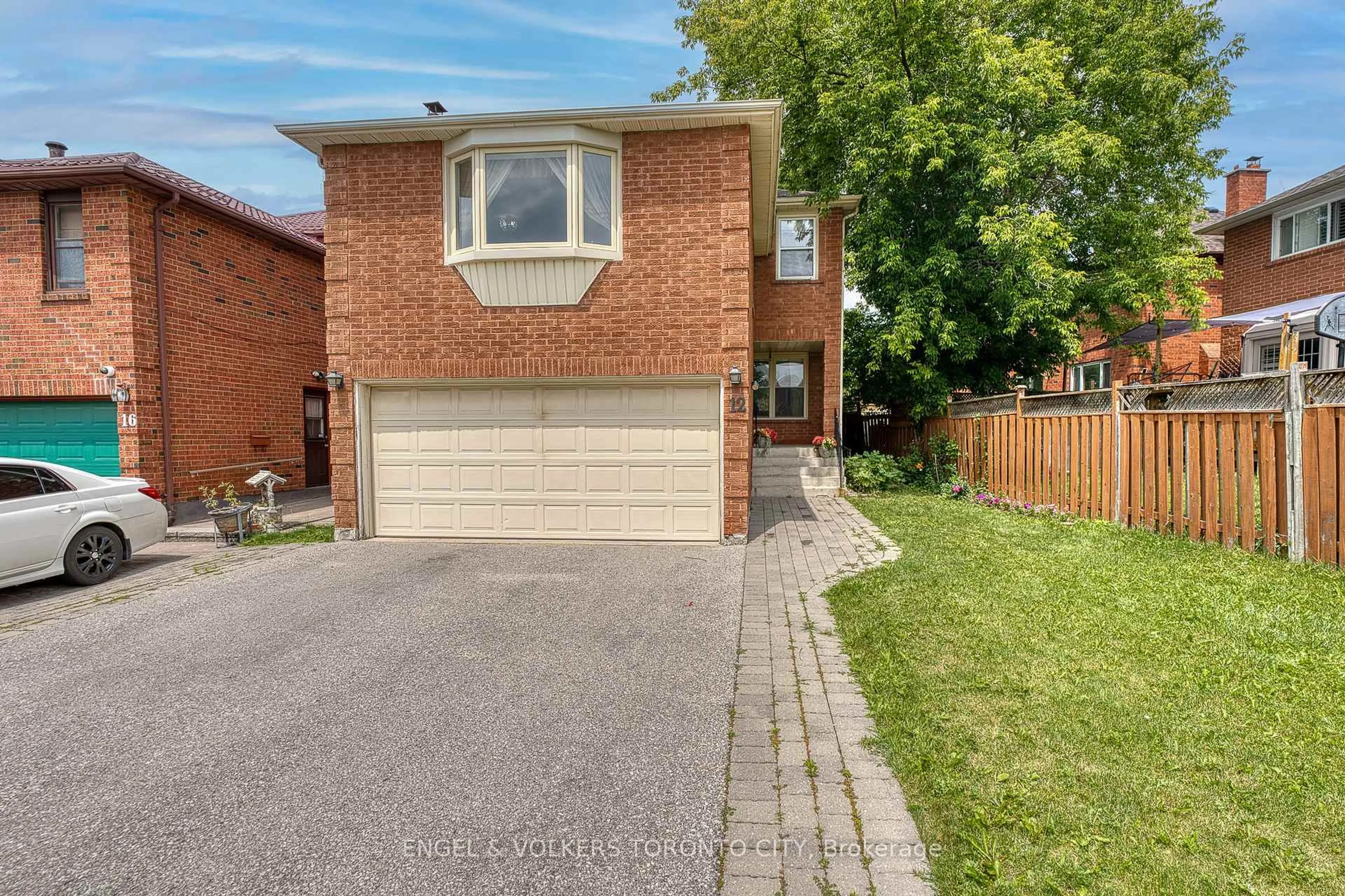 Home with brick exterior material, street for 12 Millbank Crt, Vaughan Ontario L4J 6B9