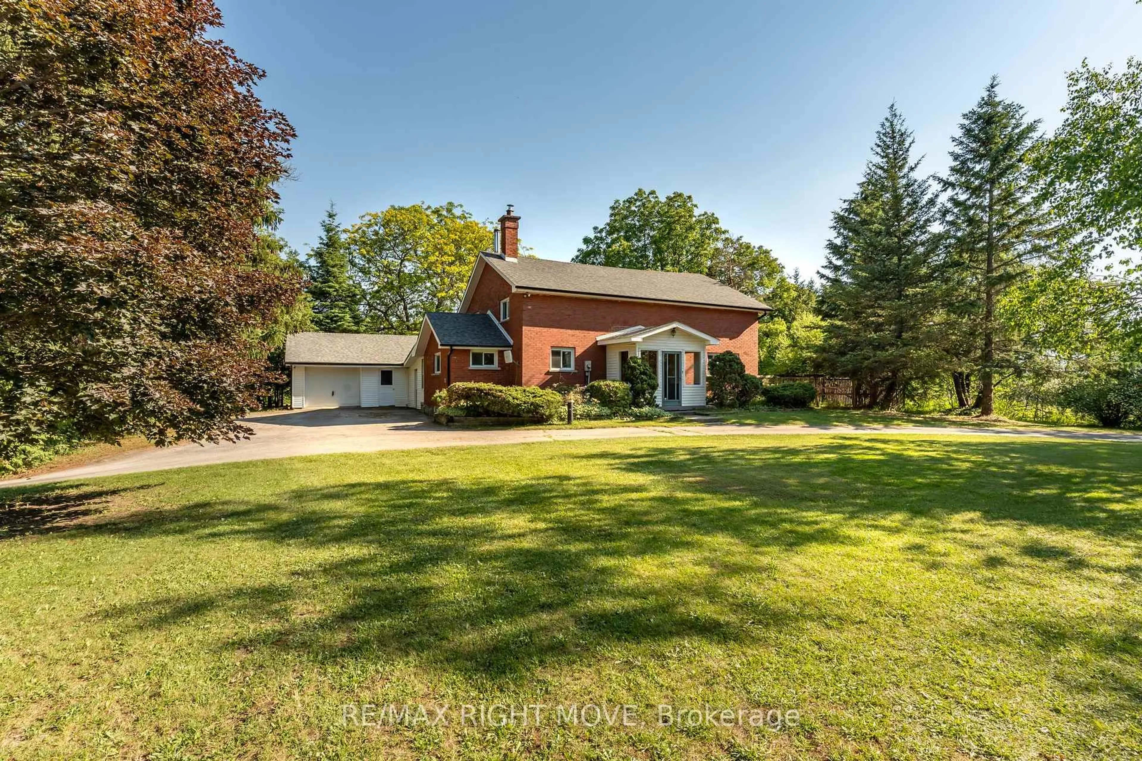 A pic from outside/outdoor area/front of a property/back of a property/a pic from drone, unknown for 590 Scugog 12 Line, Uxbridge Ontario L9P 1R3