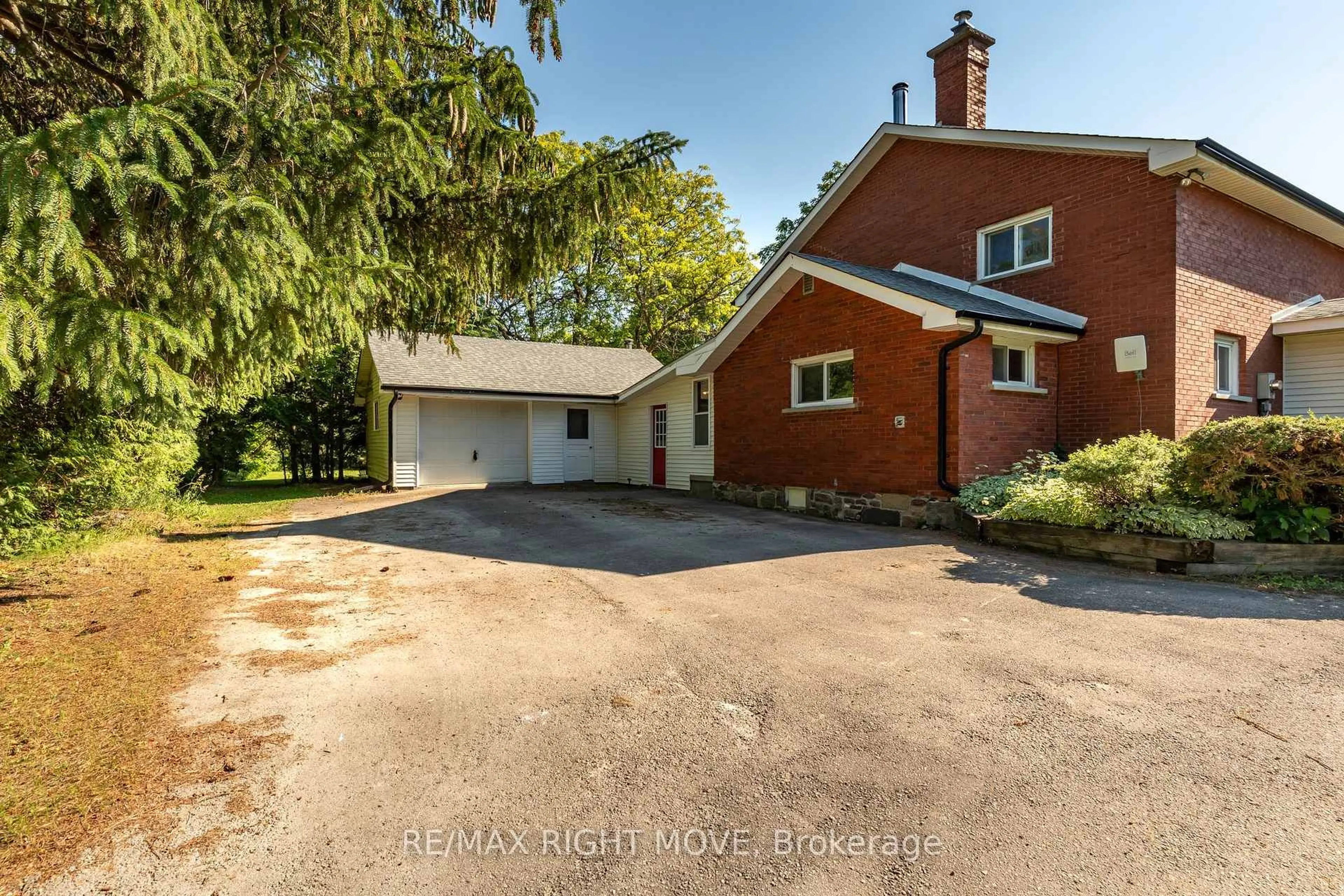 A pic from outside/outdoor area/front of a property/back of a property/a pic from drone, street for 590 Scugog 12 Line, Uxbridge Ontario L9P 1R3