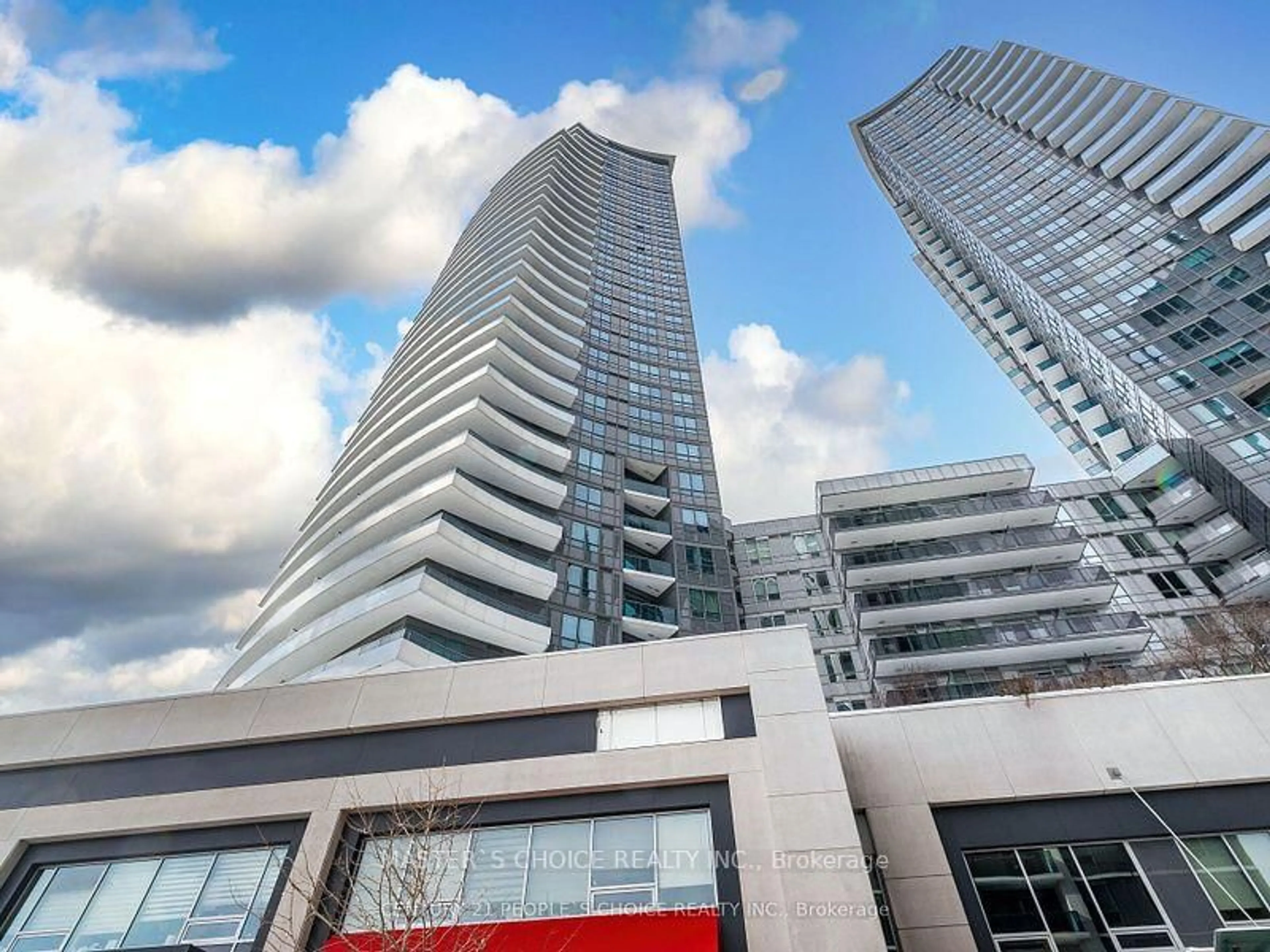 Indoor foyer for 7161 Yonge St #2732, Markham Ontario L3T 0C8