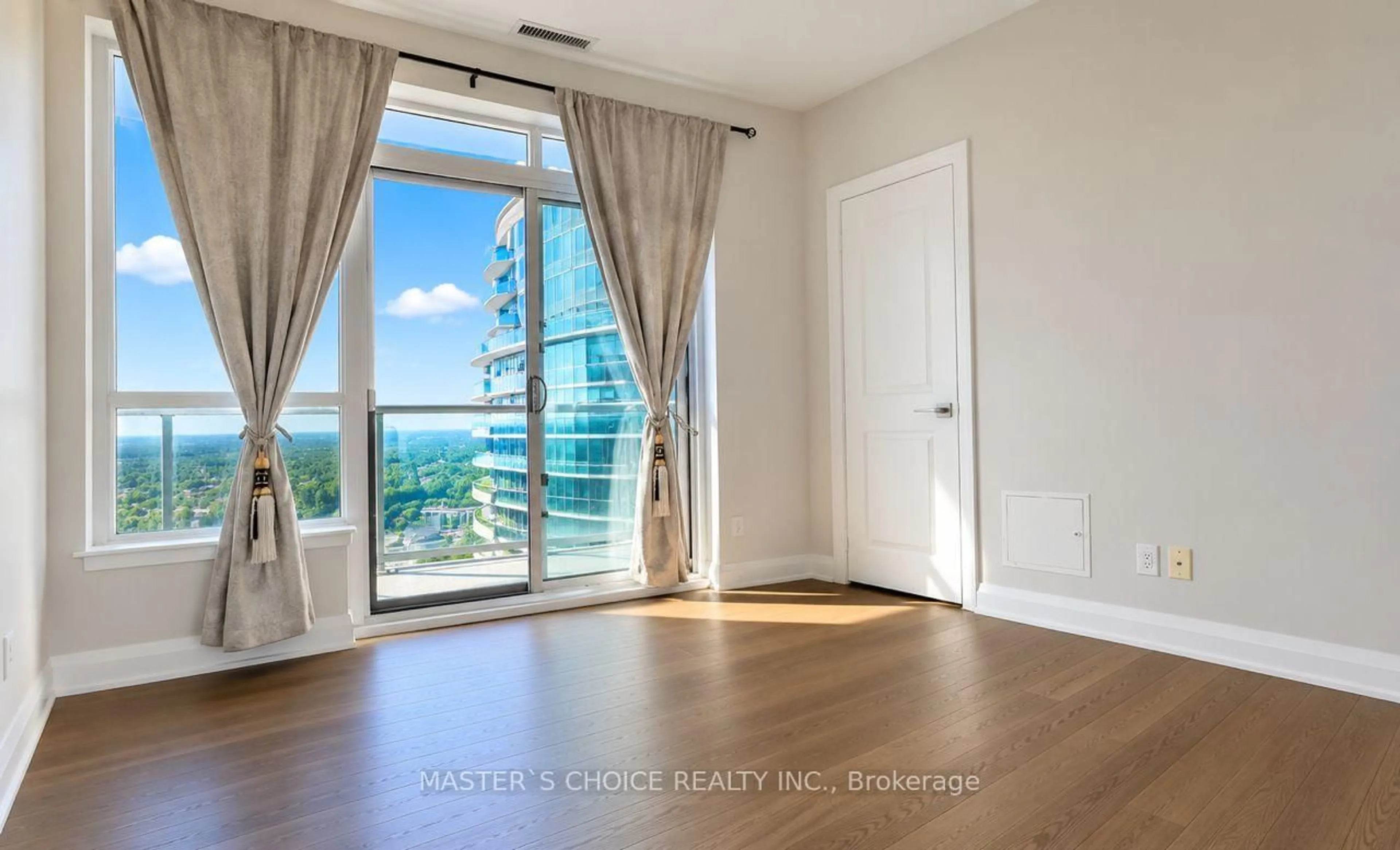A pic of a room for 7161 Yonge St #2732, Markham Ontario L3T 0C8