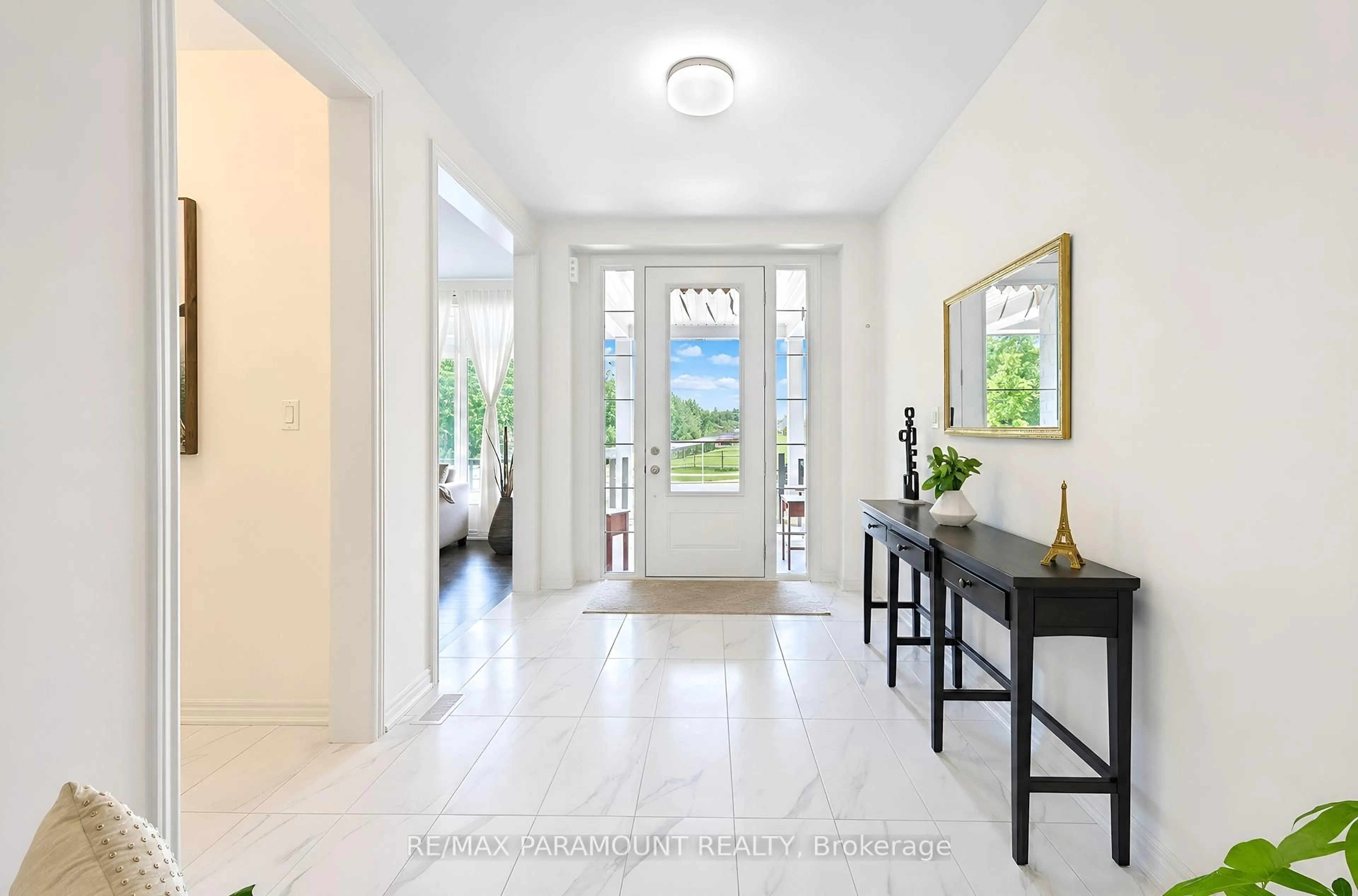 Indoor foyer for 1 Sparrow Way, Adjala-Tosorontio Ontario L0G 1W0