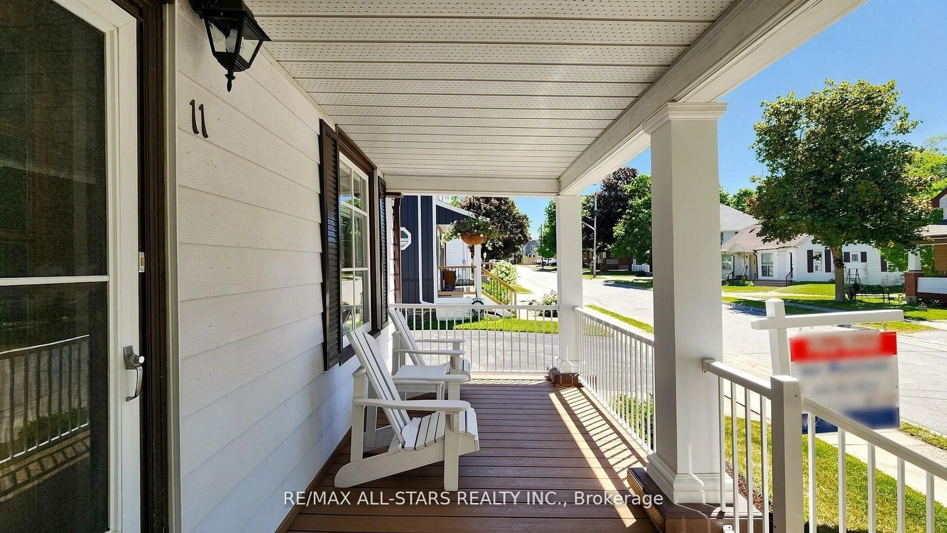 Home with vinyl exterior material, street for 11 Marietta St, Uxbridge Ontario L9P 1K7