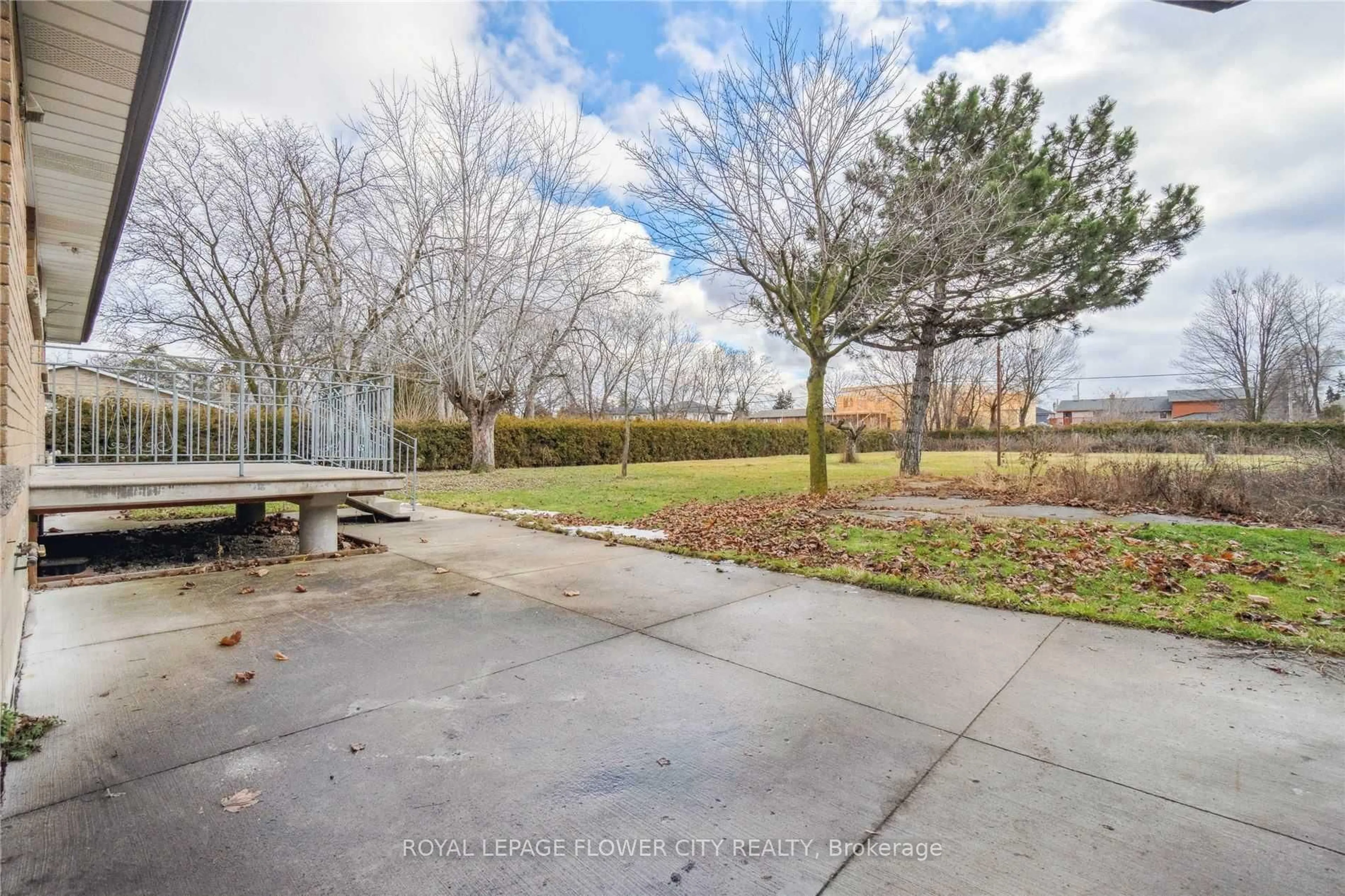 A pic from outside/outdoor area/front of a property/back of a property/a pic from drone, water/lake/river/ocean view for 51 Hillside Ave, Vaughan Ontario L4K 1X1