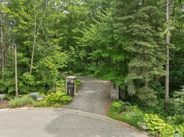 80 White Pine Tr, Richmond Hill 2